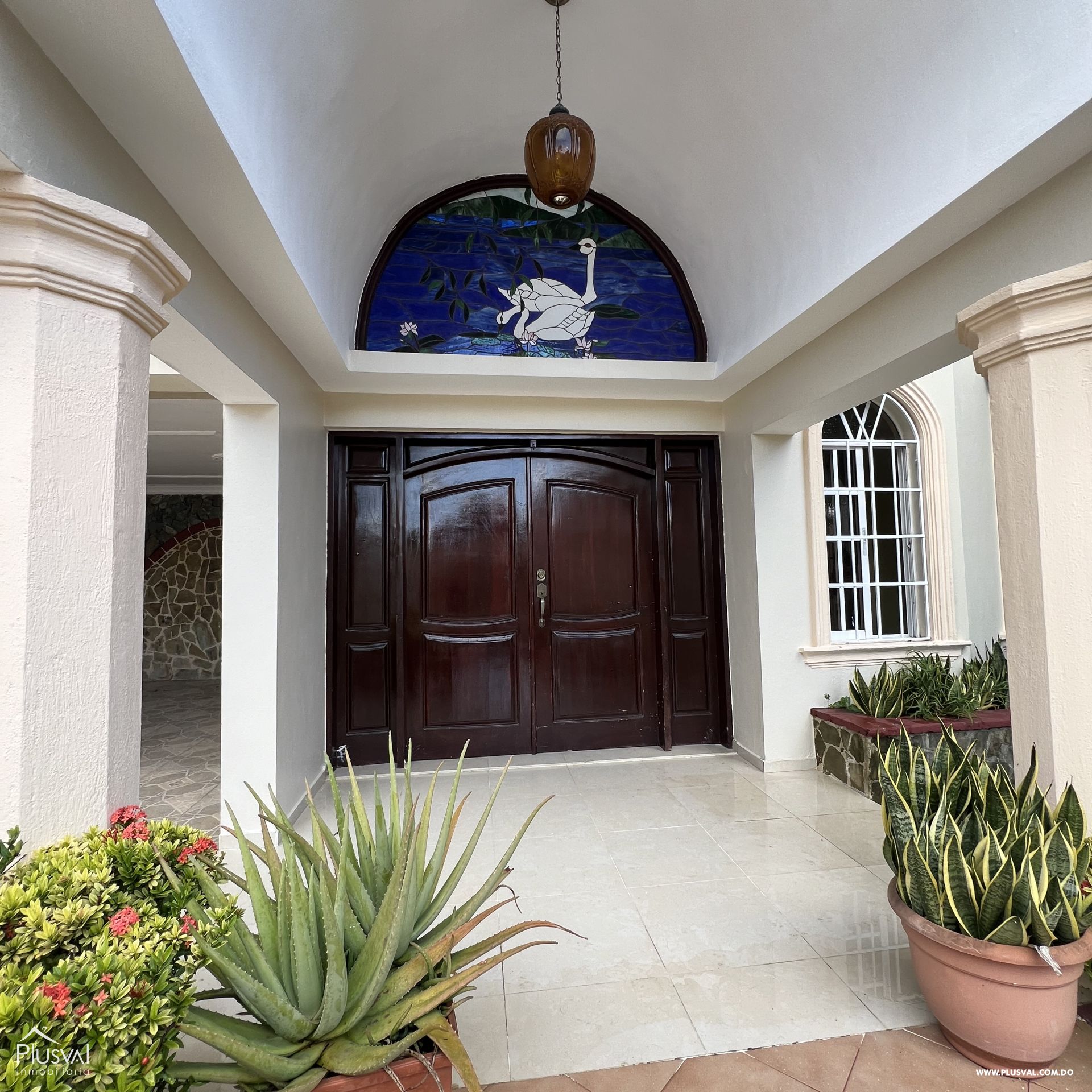 Descubre el Hogar de tus Sueños: Amplia Casa de 4 Habitaciones con Baño Privado, Piscina y Espacios de Lujo para Vivir al Máximo 381248