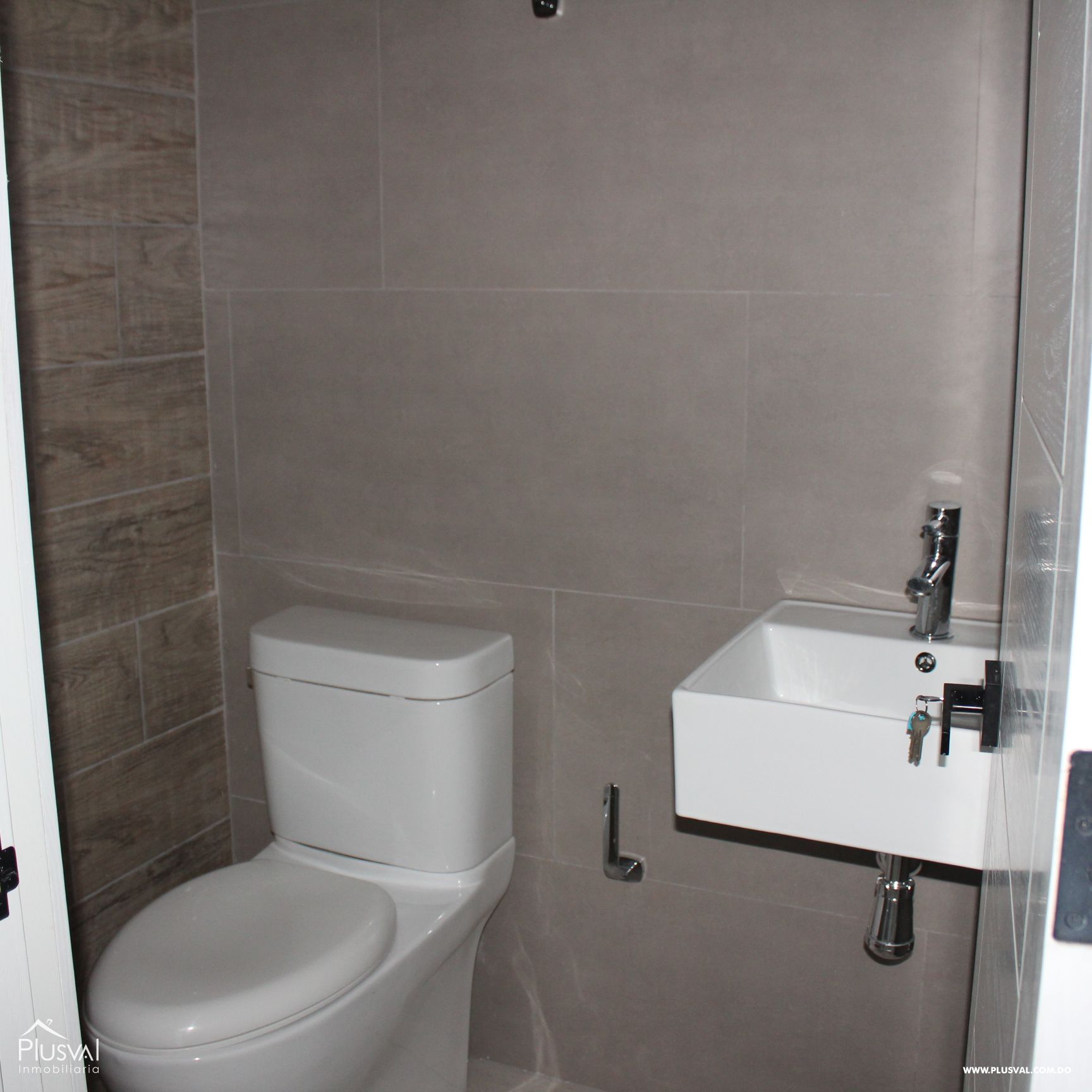 Alquiler de Apartamento en Evaristo Morales 196611