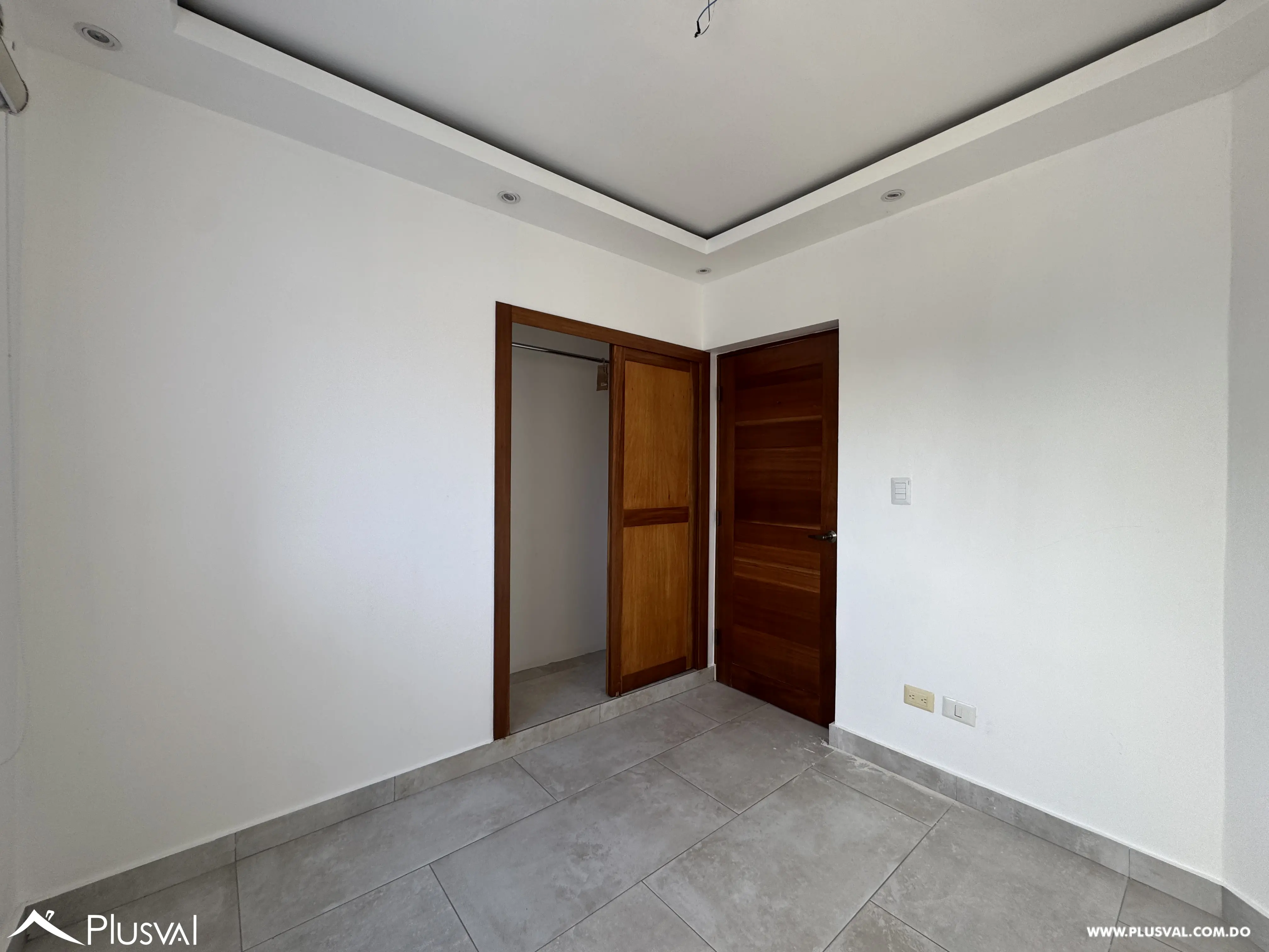 Penthouse en alquiler de 3 habitaciones con terraza en Altos de Arroyo Hondo 462852