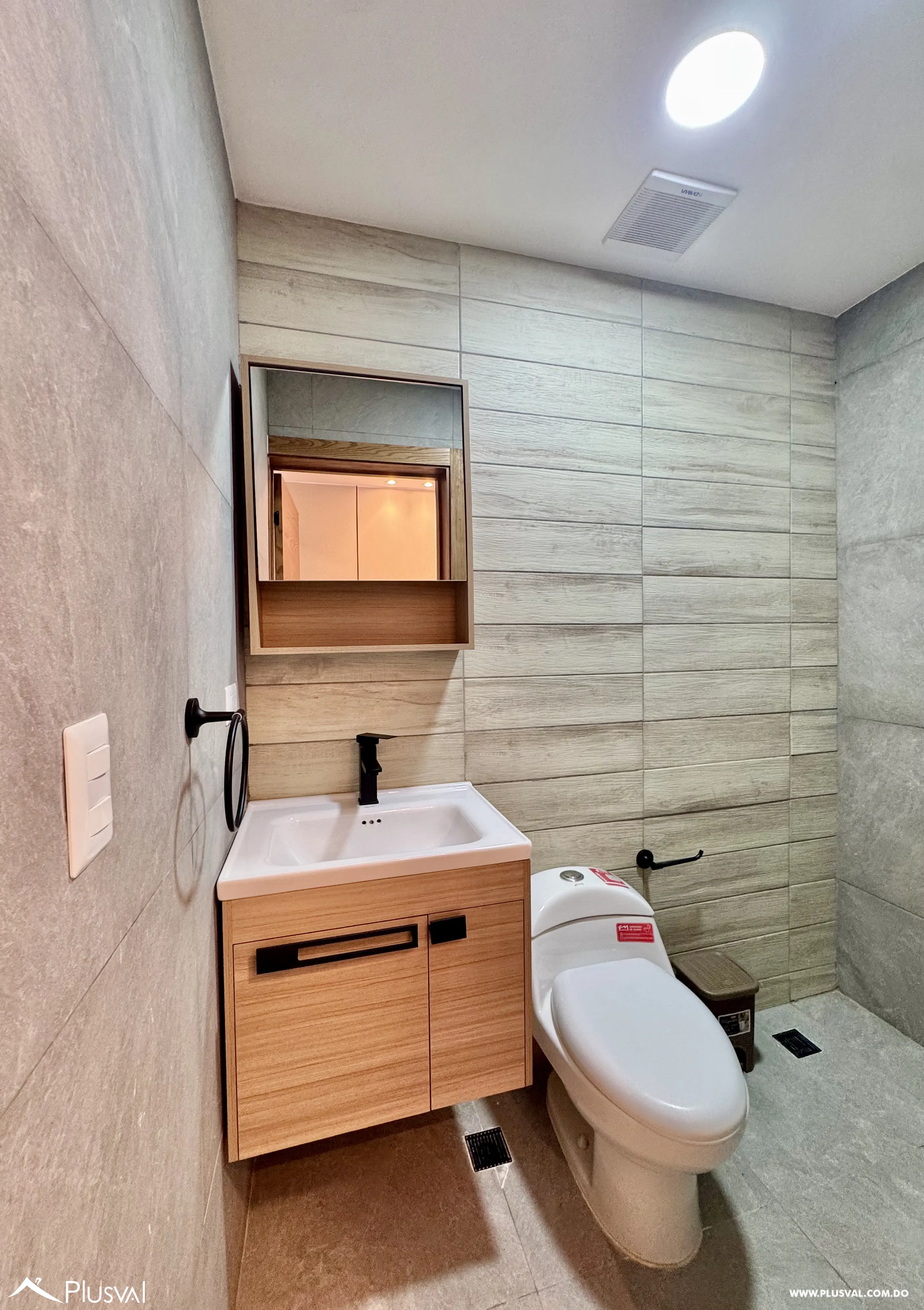 Alquilo Maravilloso Apto de 1h. en Piso Alto en Piantini 519094