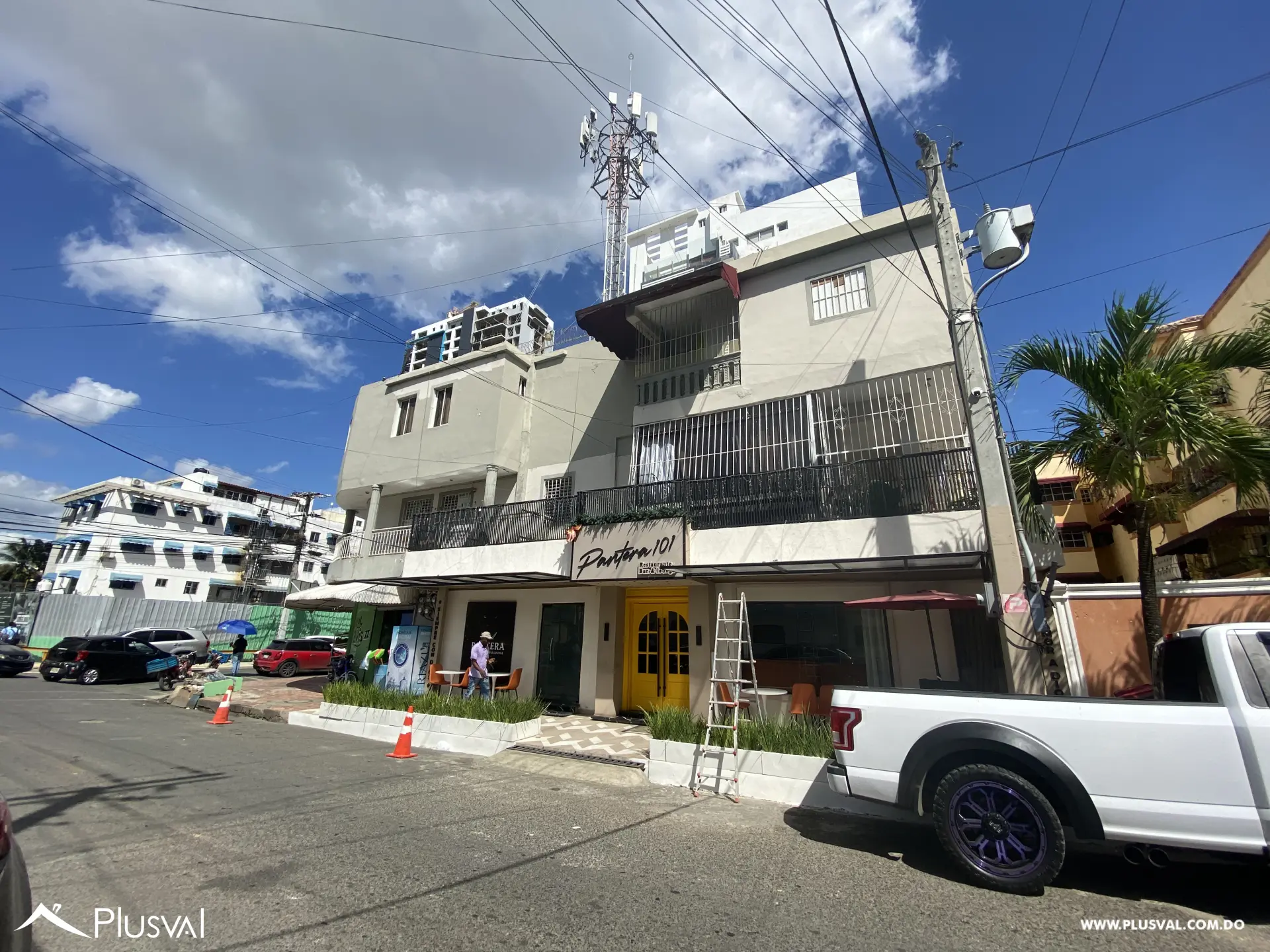 VENTA Edificio Comercial / Residencial bien ubicado en Alma Rosa I. 489927