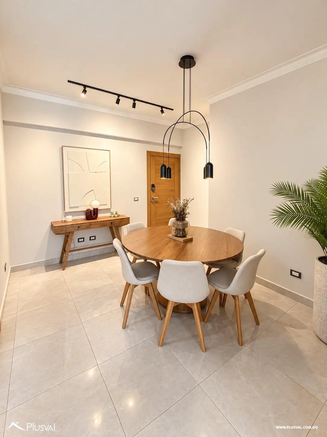 Alquiler de Apartamento Amueblado en La Esperilla | 2 Habs, 2.5 Baños y 2 Parqueos 529792