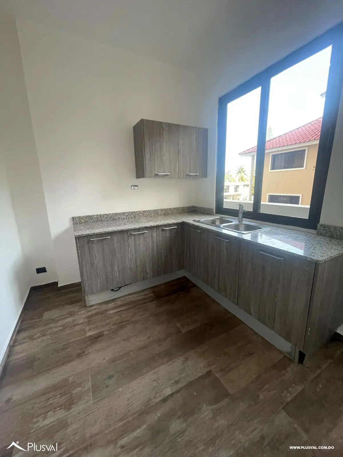 ¡Vive en las alturas! Elegante apartamento en 9no piso con ubicación privilegiada 465135