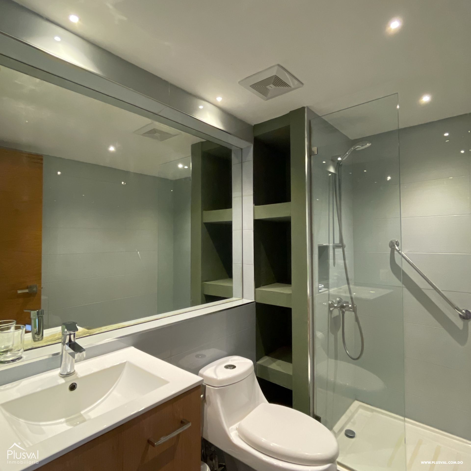 Alquiler de Amplio Apartamento Familiar con Terraza Privada en la Zona Colonial 396374