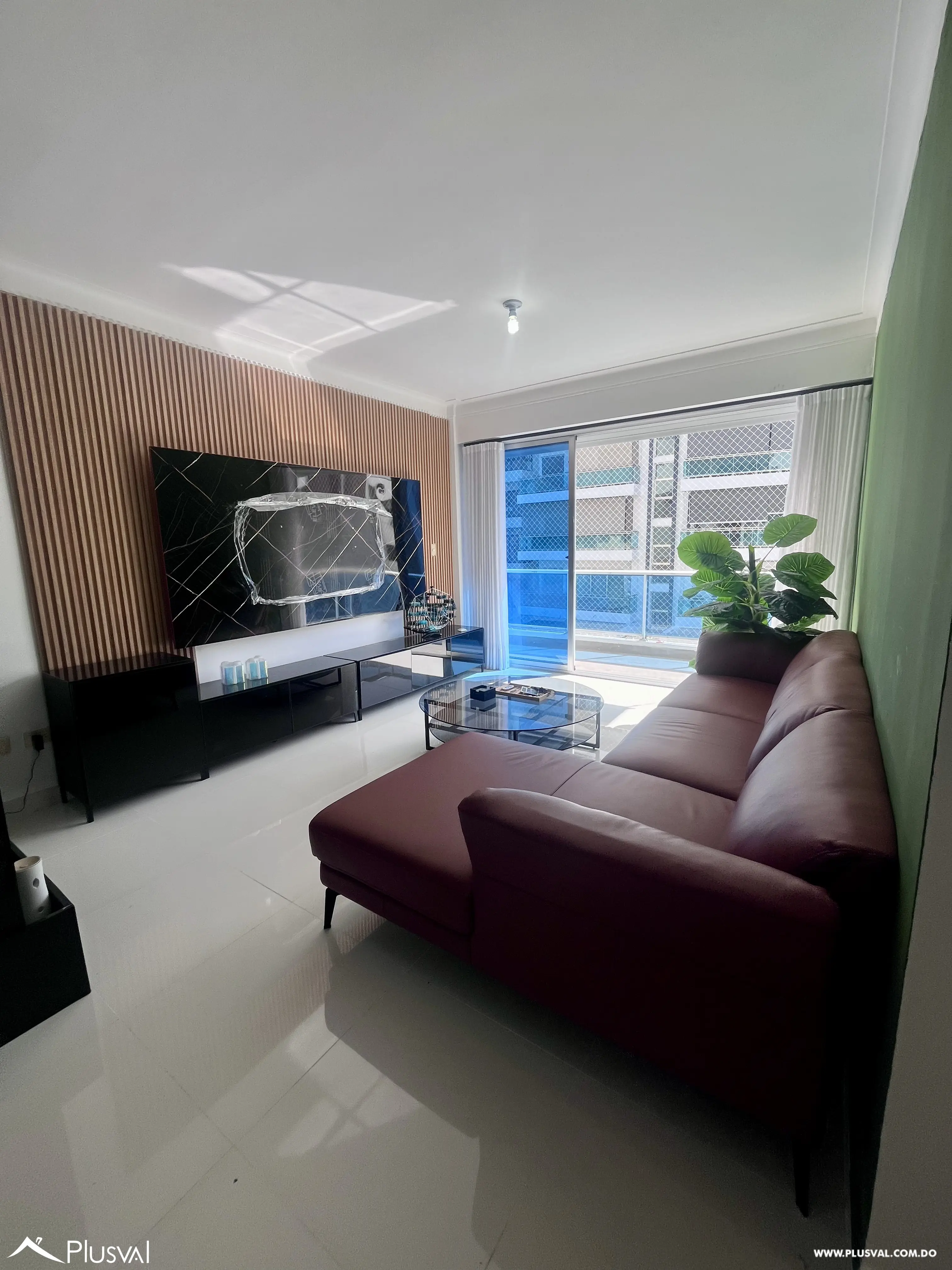 Amplio y moderno  apartamento en venta de  3 habitaciones en el millón 493681