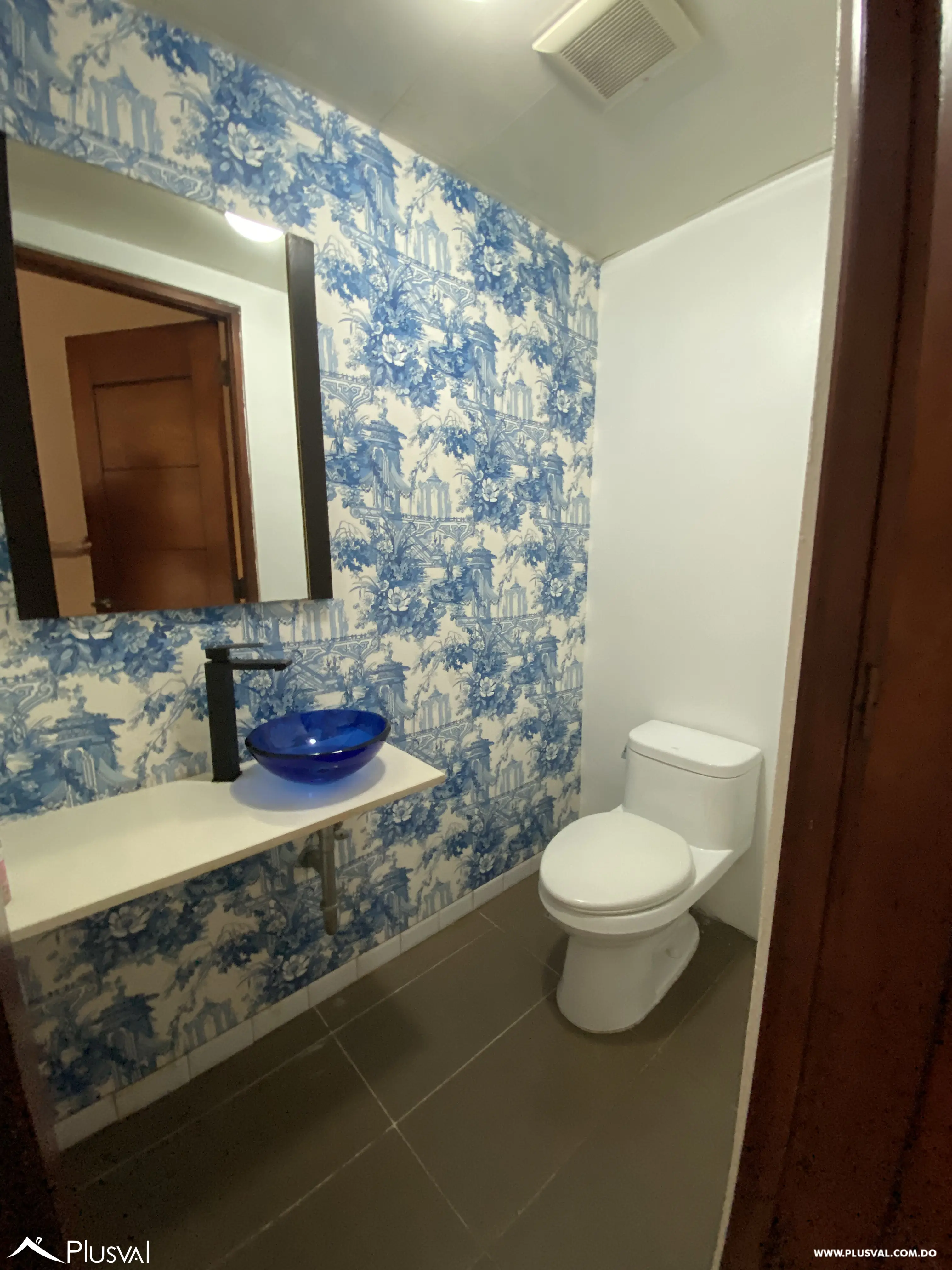 Se alquila amplio apartamento en Serralles. 469168