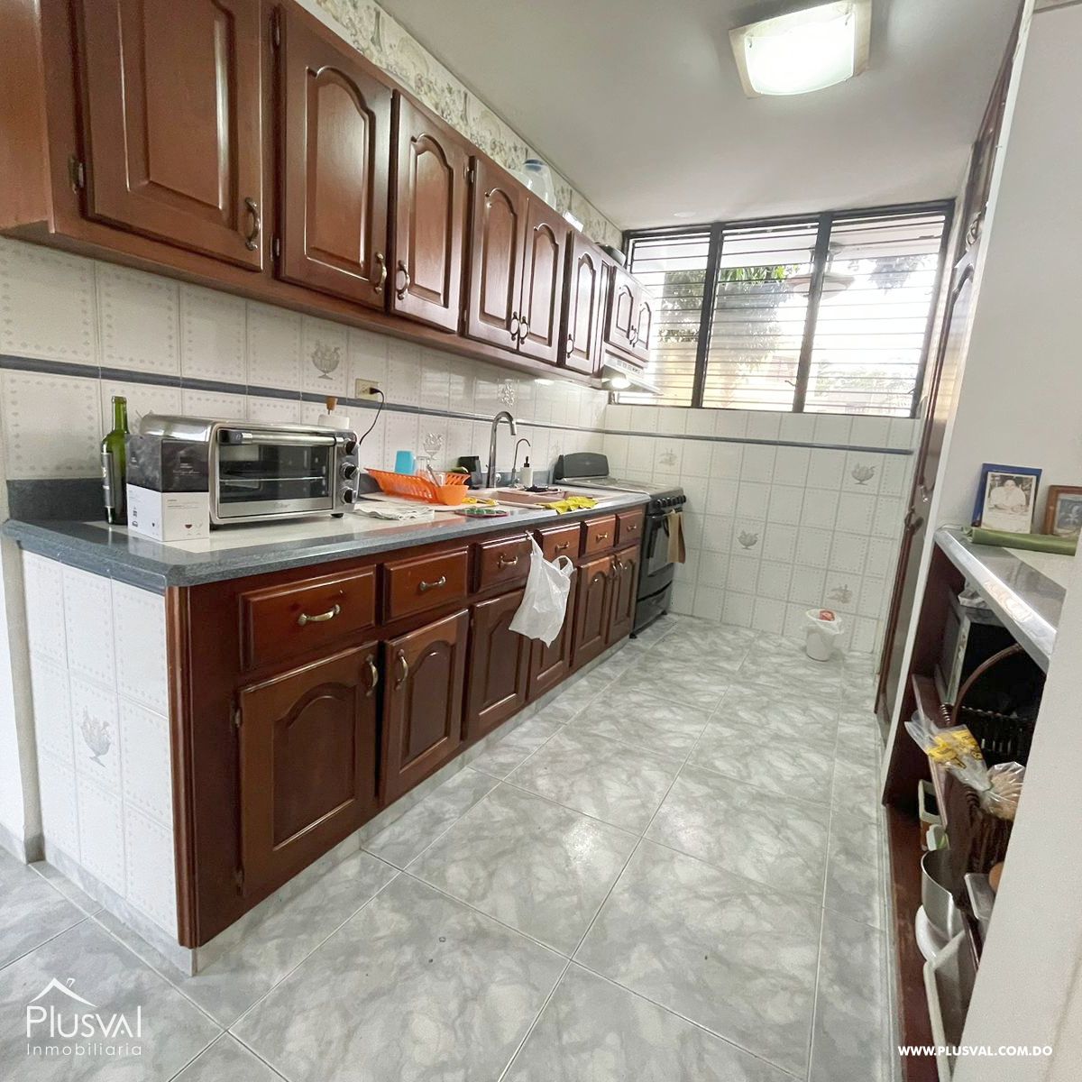 Hermosa casa con amplio patio, ubicada en zona privilegiada de Santiago. 290665