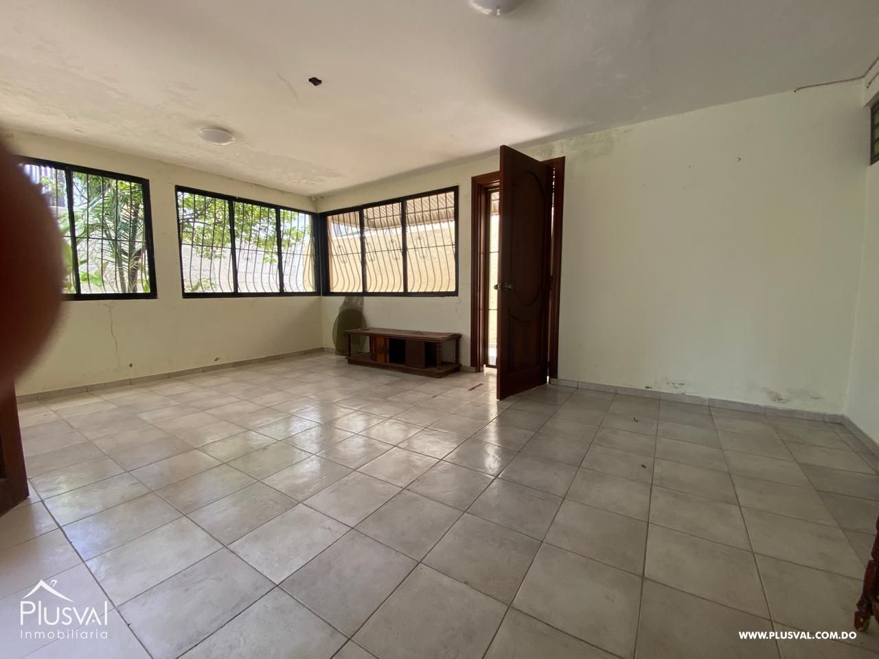 Casa de Dos Niveles en Zona Céntrica con Potencial para Rediseñar 452361
