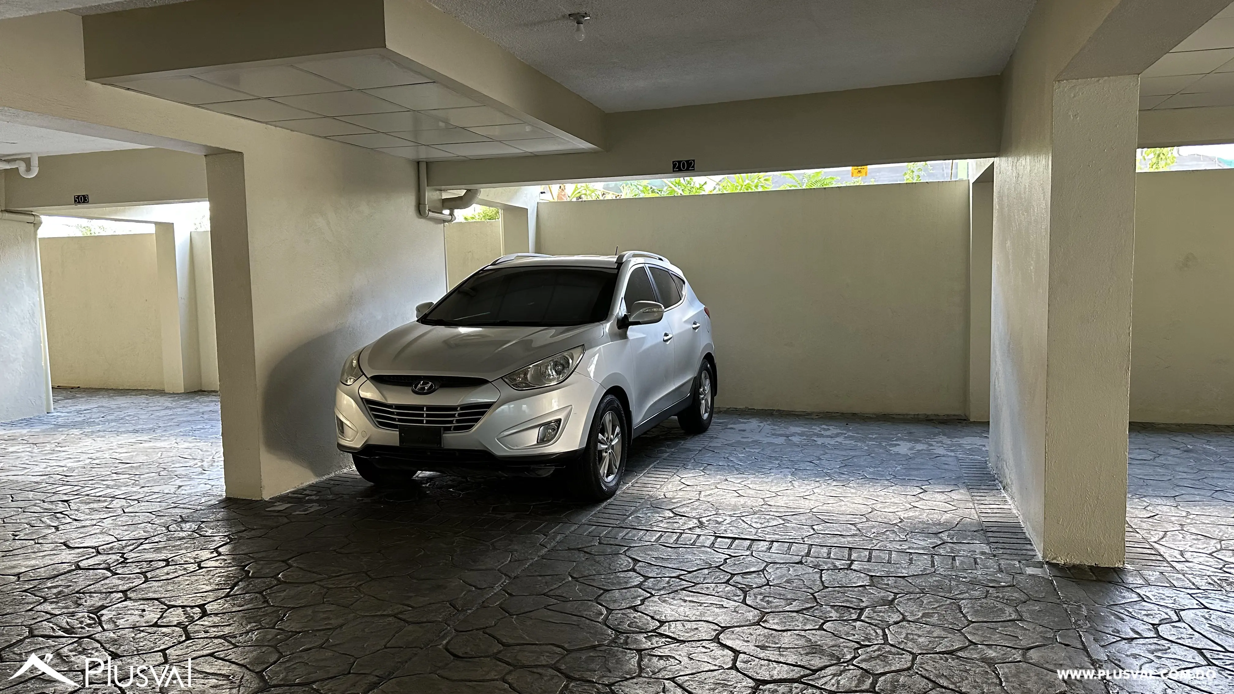 Apartamento en Venta en Evaristo Morales | 3 Habitaciones y 2 Parqueos en Santo Domingo 505396