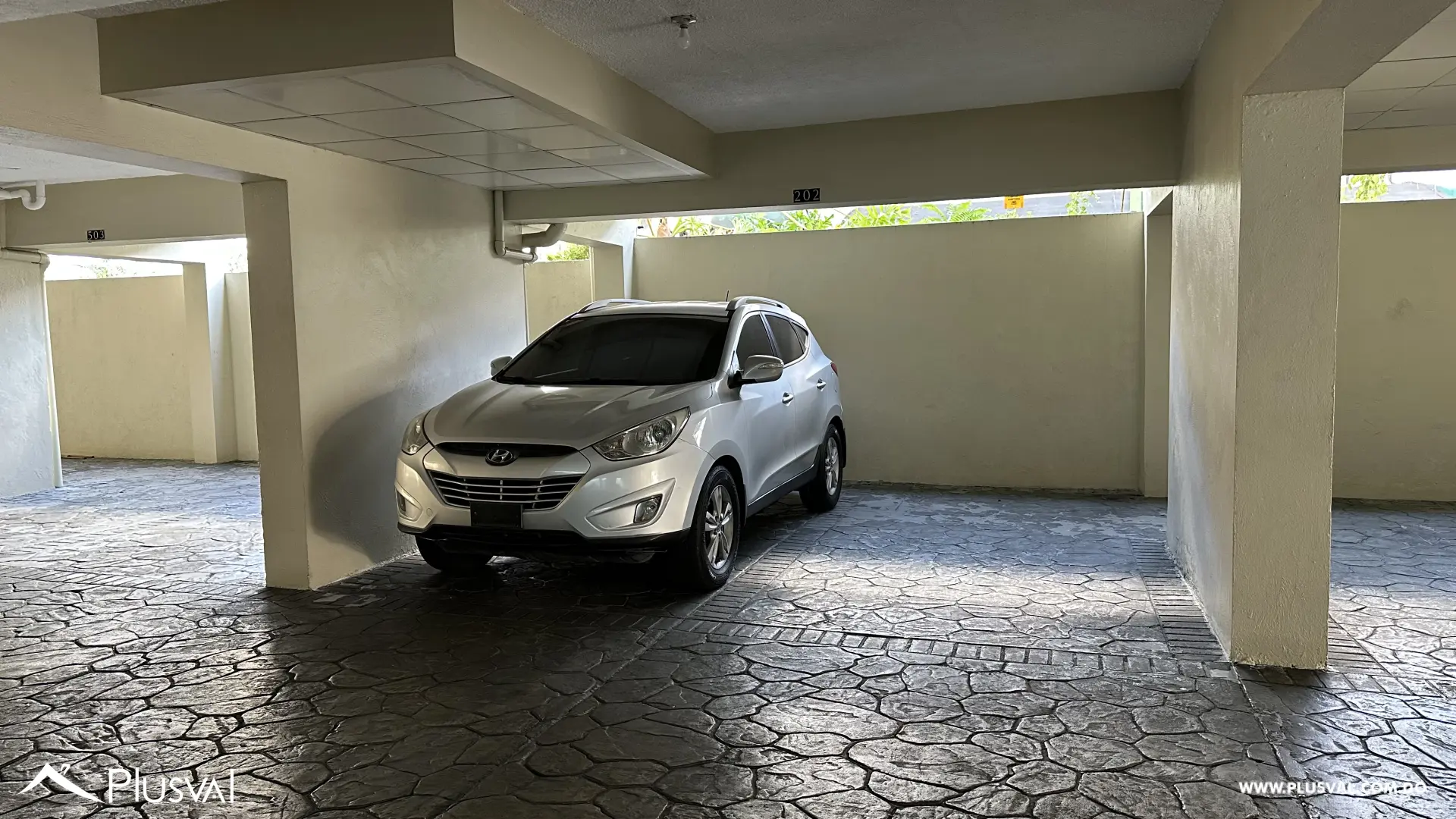 Apartamento en Venta en Evaristo Morales | 3 Habitaciones y 2 Parqueos en Santo Domingo 505396