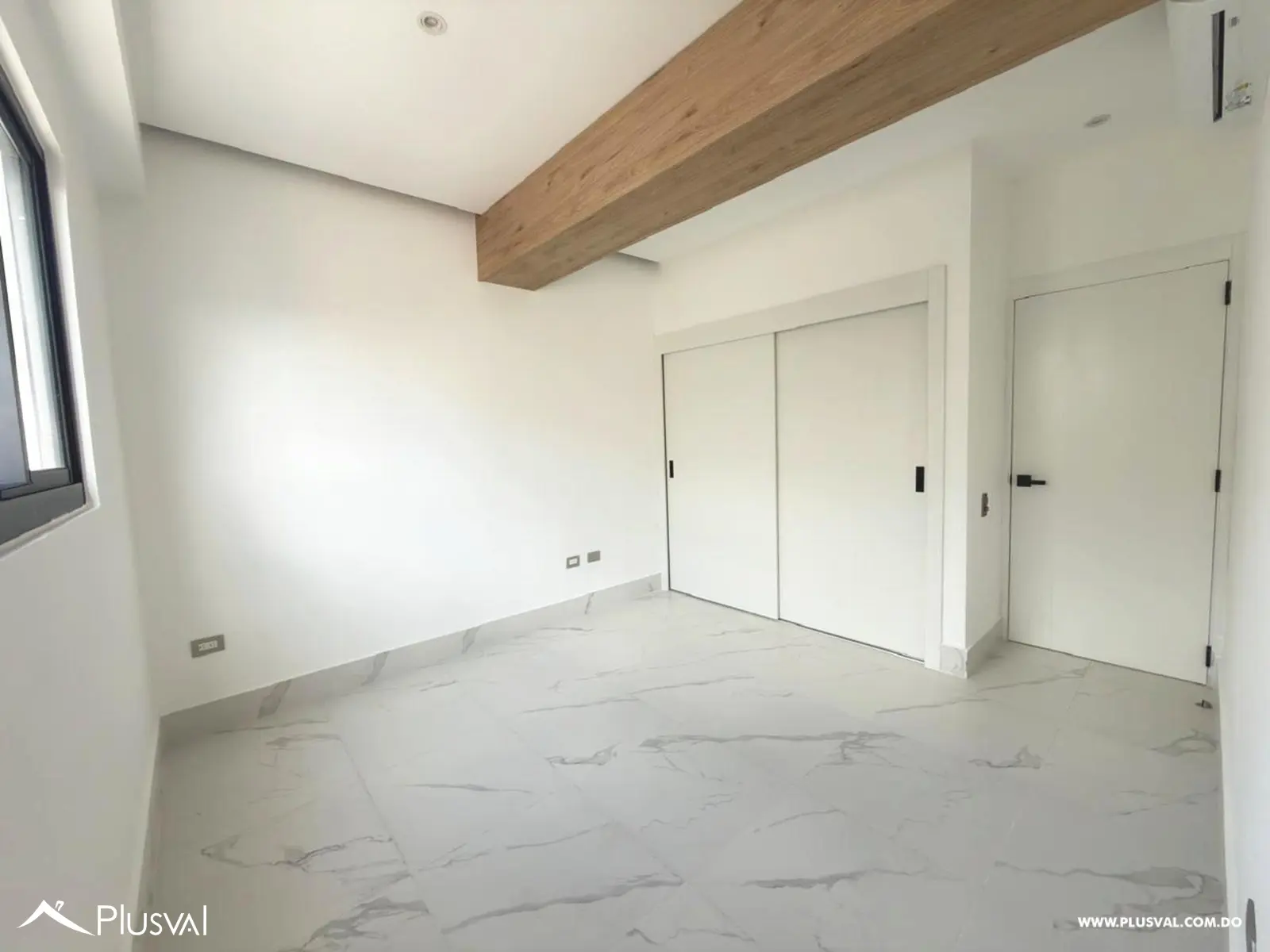 Apartamento en alquiler en Evaristo Morales 520230