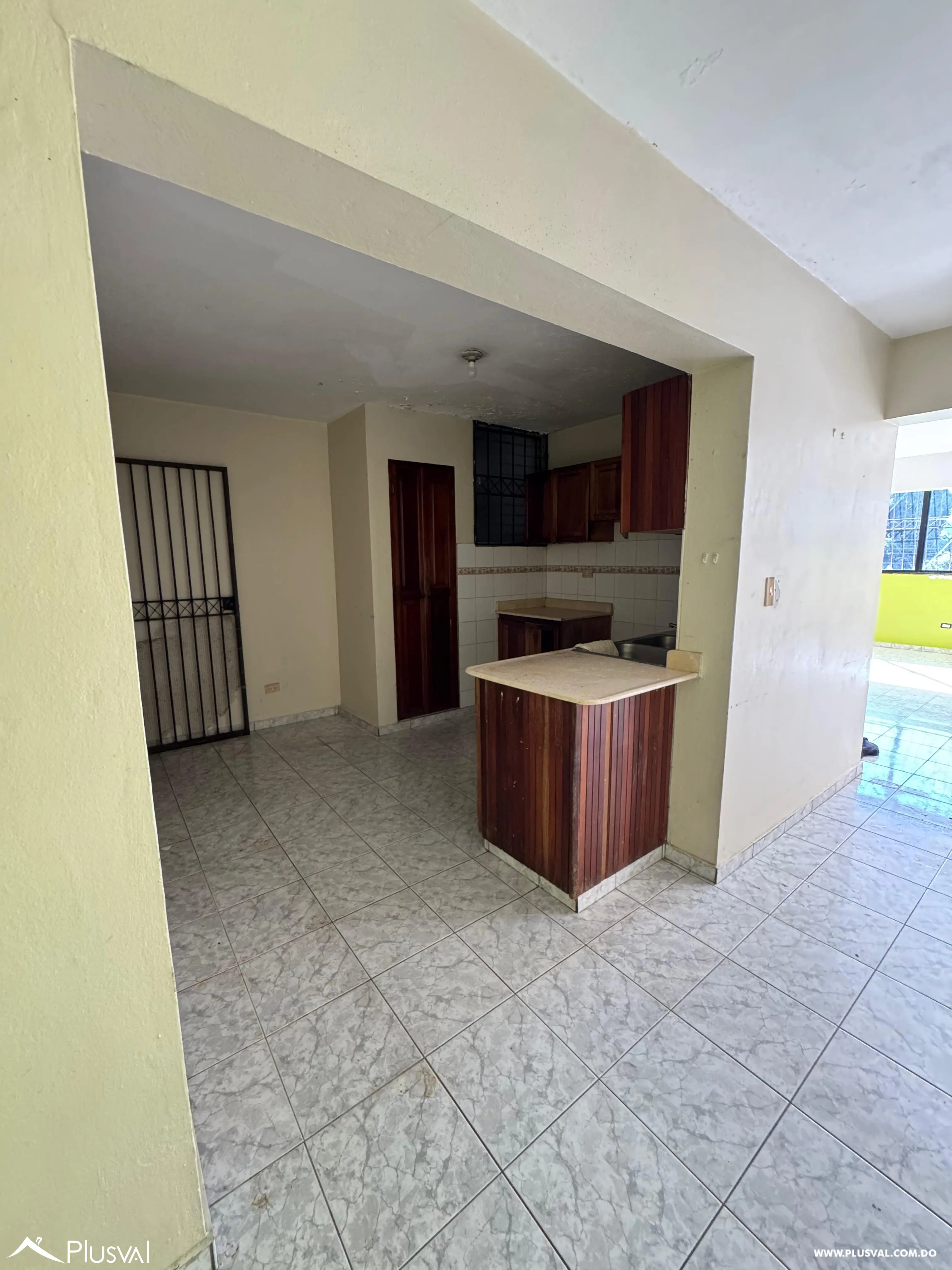 Transforma este Espacio! Apartamento de 3 Habitaciones con Gran Potencial en Zona Residencial 474482