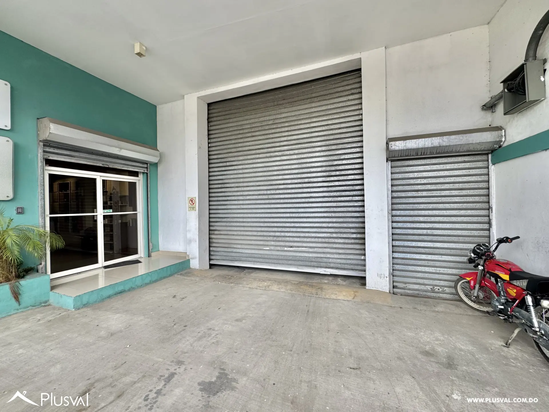 Alquilo Excelente Nave de 800 mt2 en La Zona Industrial de Herrera 482725