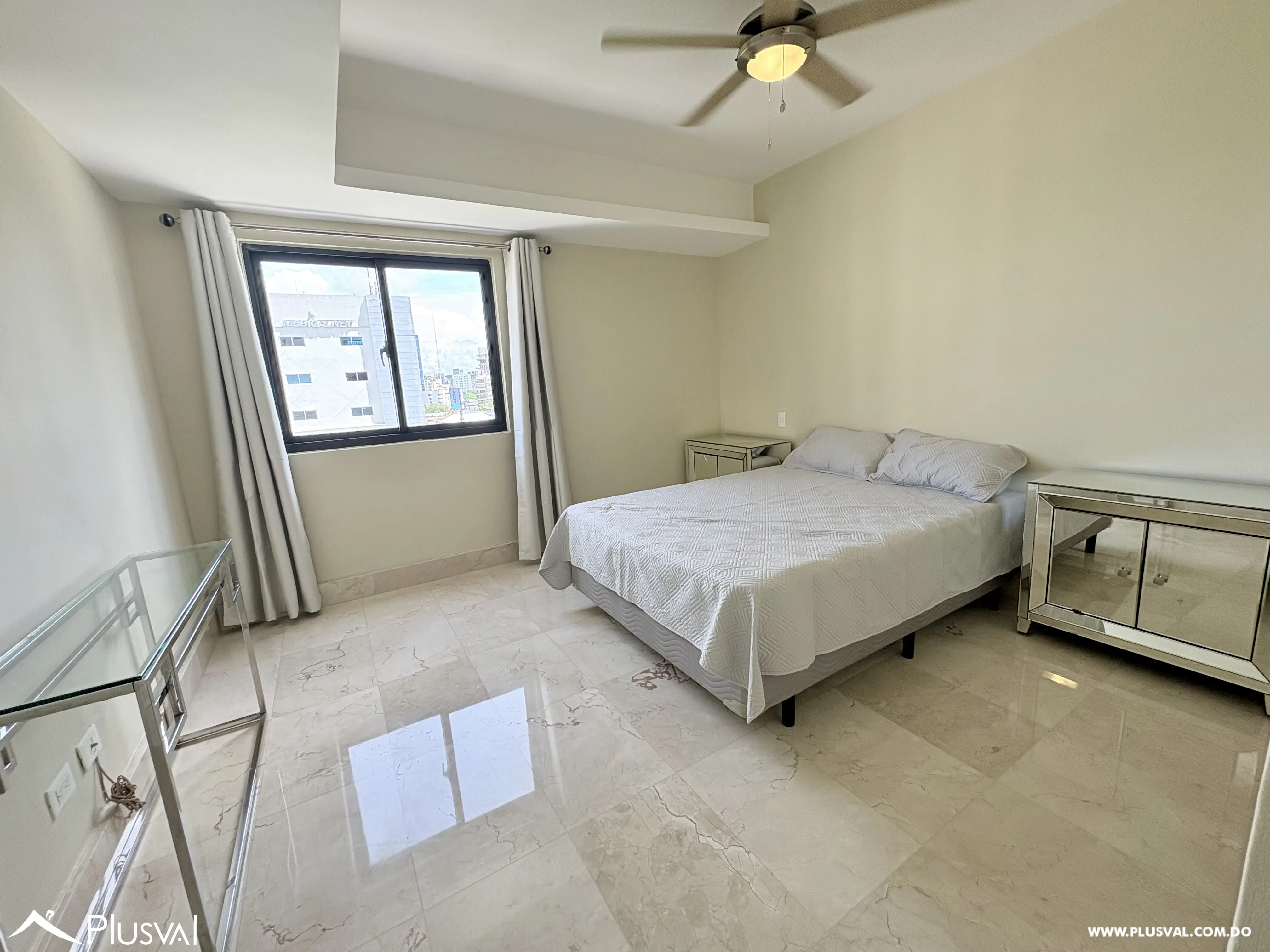 Apartamento en alquiler amueblado de 3 habitaciones y 3.5 baños en Piantini 467339