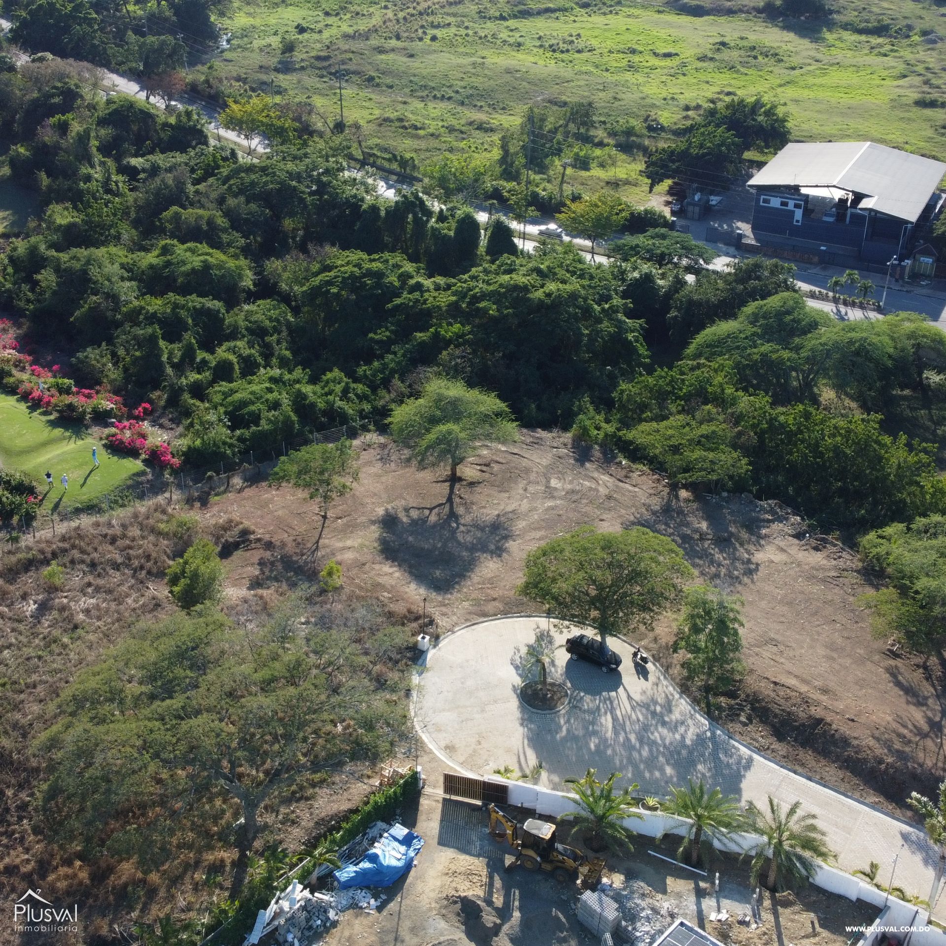 Amplios Solares en Proyecto cerrado 253140