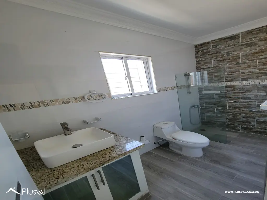 Edificio Residencial con dos Locales Comerciales En Venta 463186