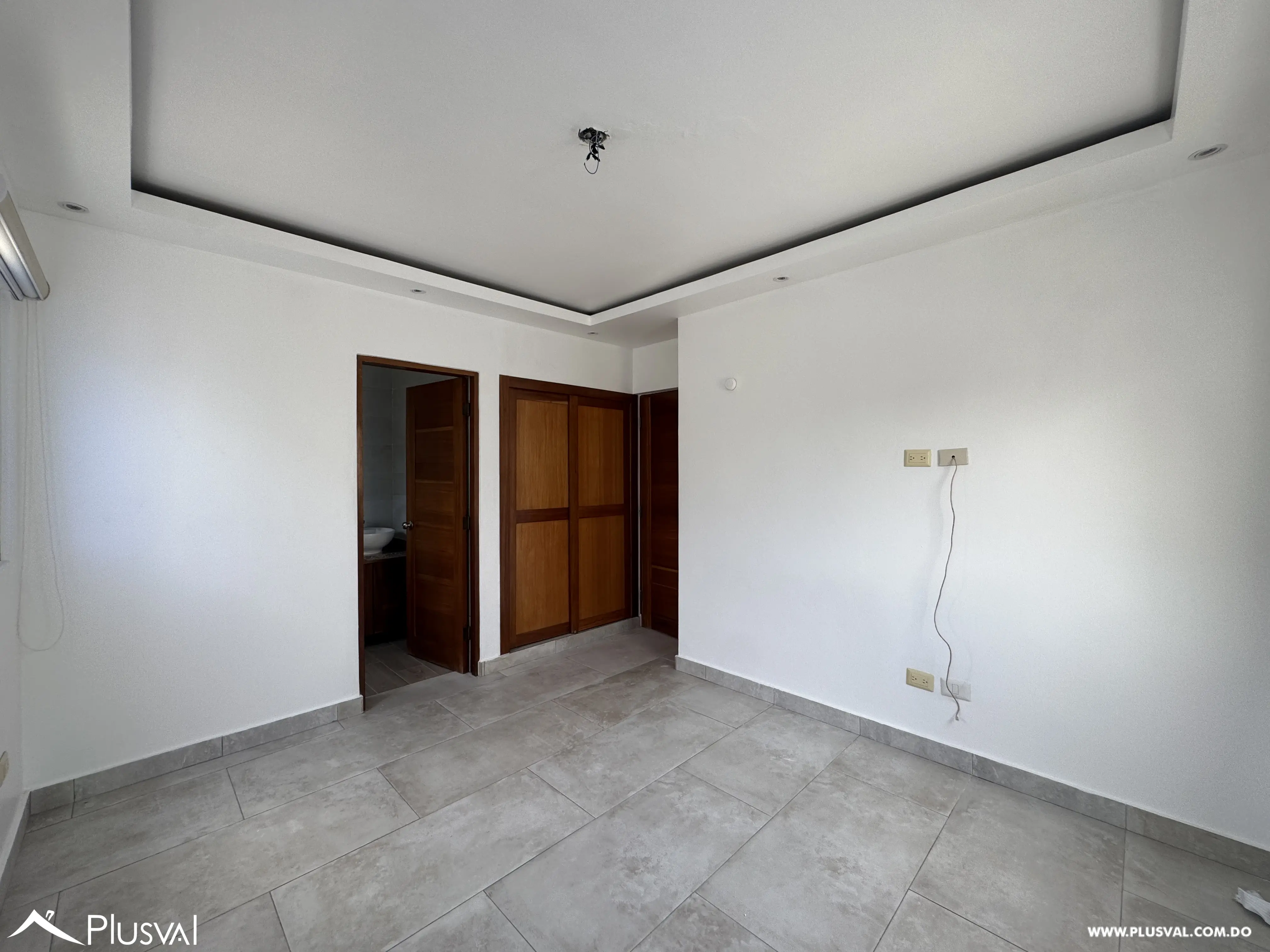 Penthouse en alquiler de 3 habitaciones con terraza en Altos de Arroyo Hondo 462856