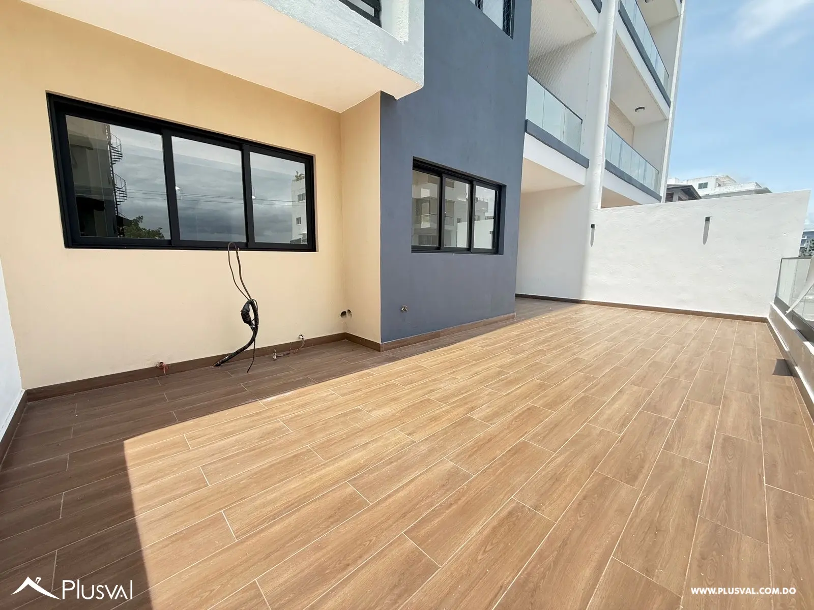 Apartamento de 2 habitaciones con terraza en el millon 516782