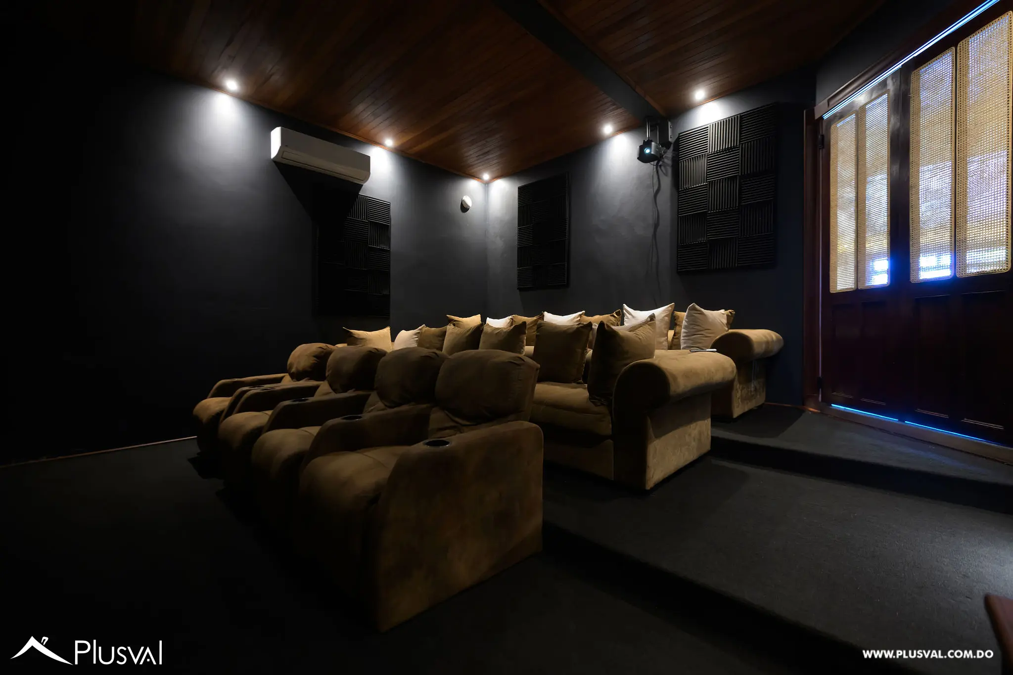 Preciosa Villa en venta. primera línea de playa en Cabrera 476766