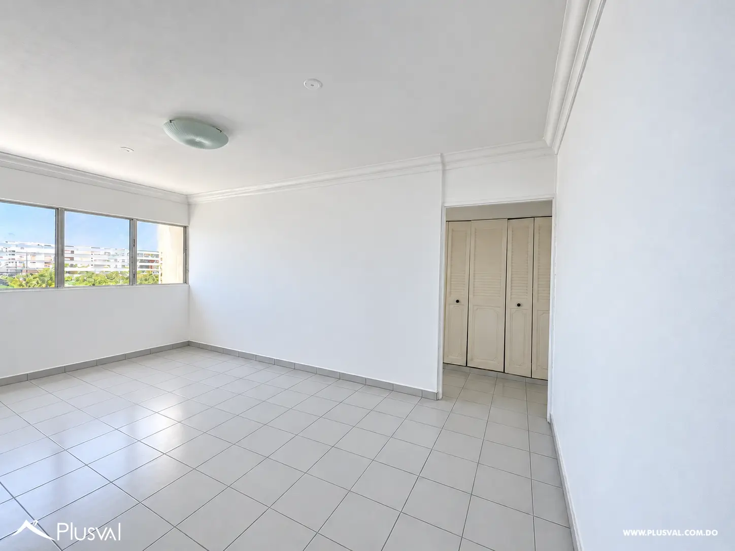 Alquilo Maravilloso y Amplio Apto. en Evaristo Morales 531262