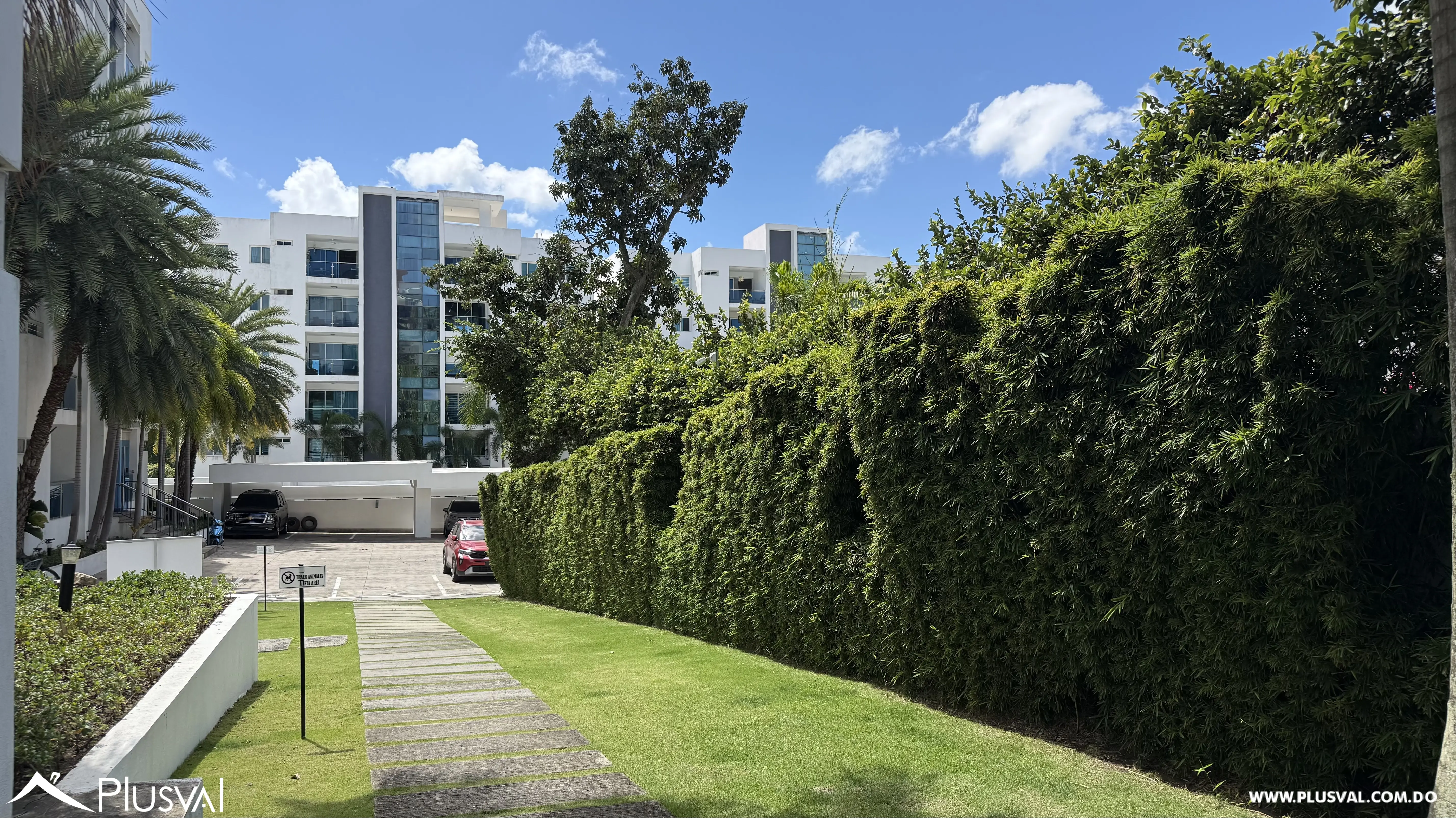 Apartamento con Patio en venta en Los Cerros de Gurabo, 3 Habitaciones mas 2 parqueos. 497737