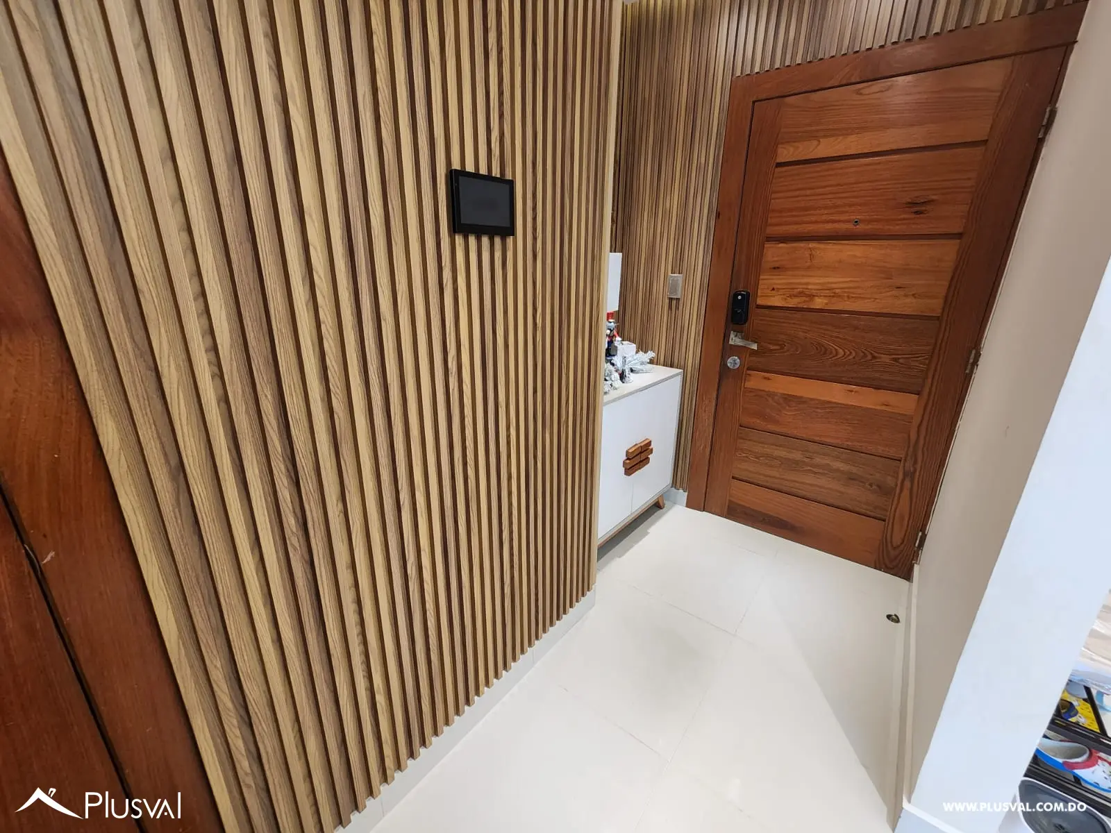 Apartamento de 3 habitaciones en  Evaristo Morales 480439