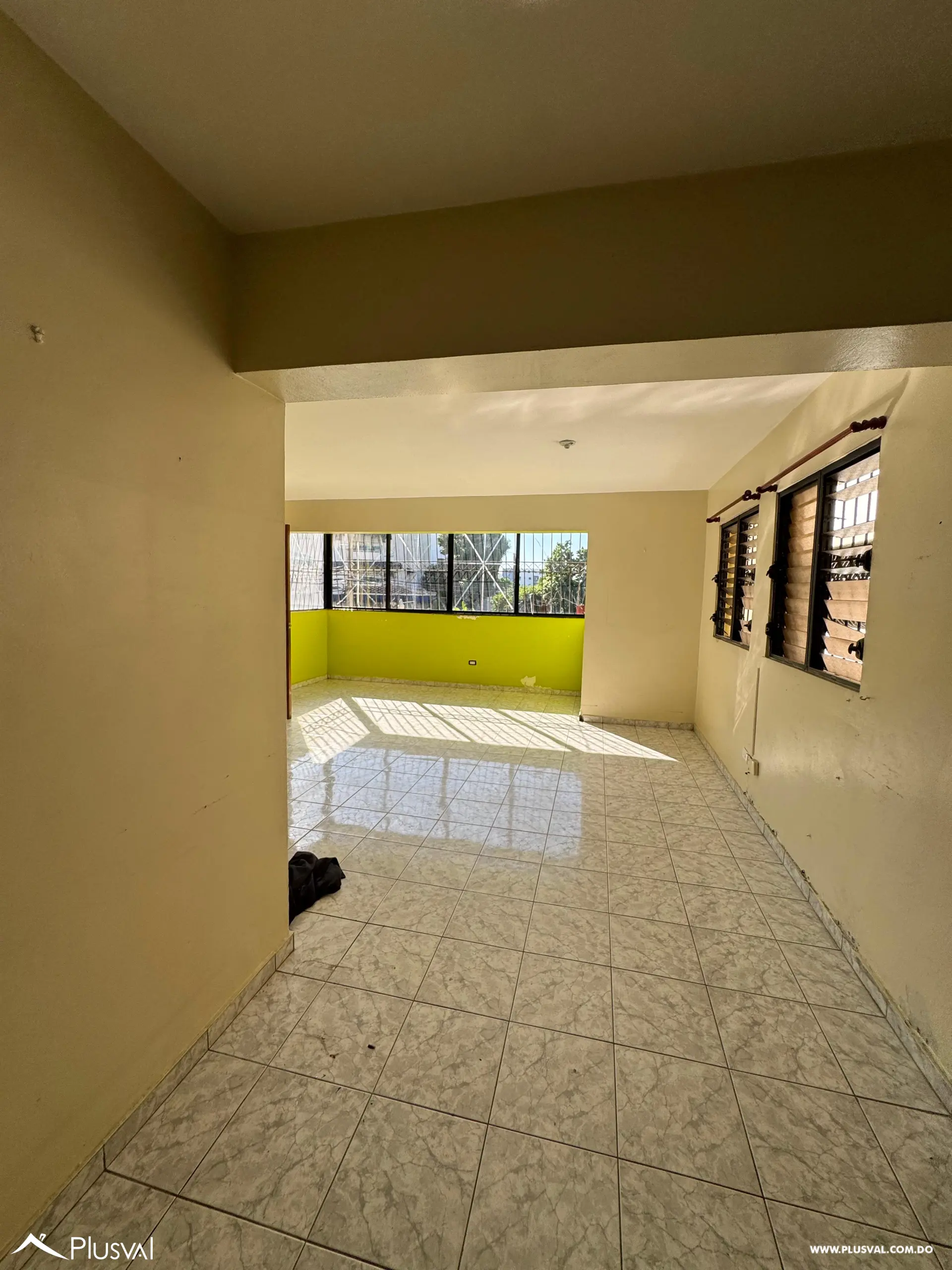 Transforma este Espacio! Apartamento de 3 Habitaciones con Gran Potencial en Zona Residencial 474480