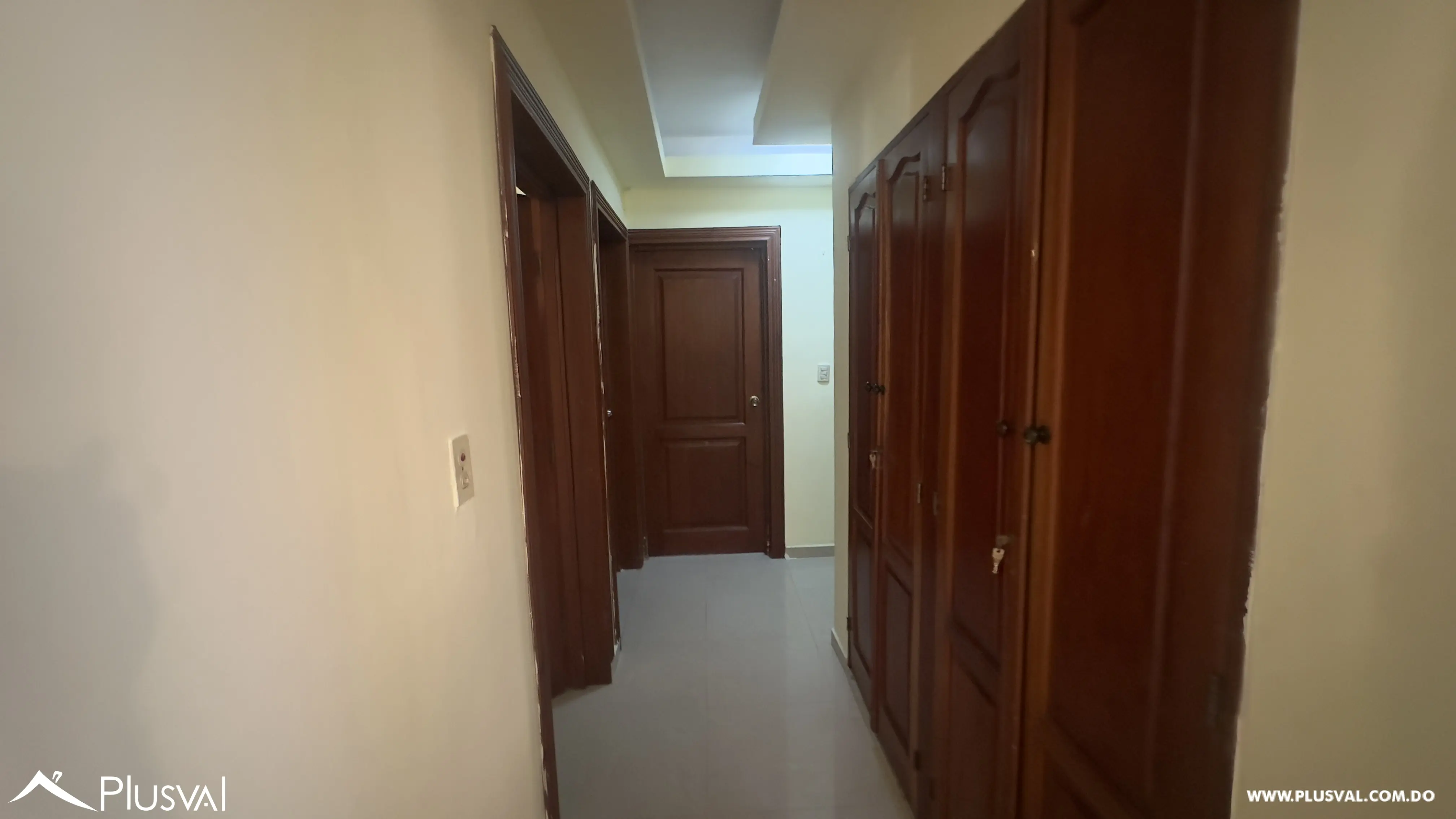 Apartamento de 3 habitaciones con 1 parqueo en una ubicación estratégica y lista para vivir. 458232