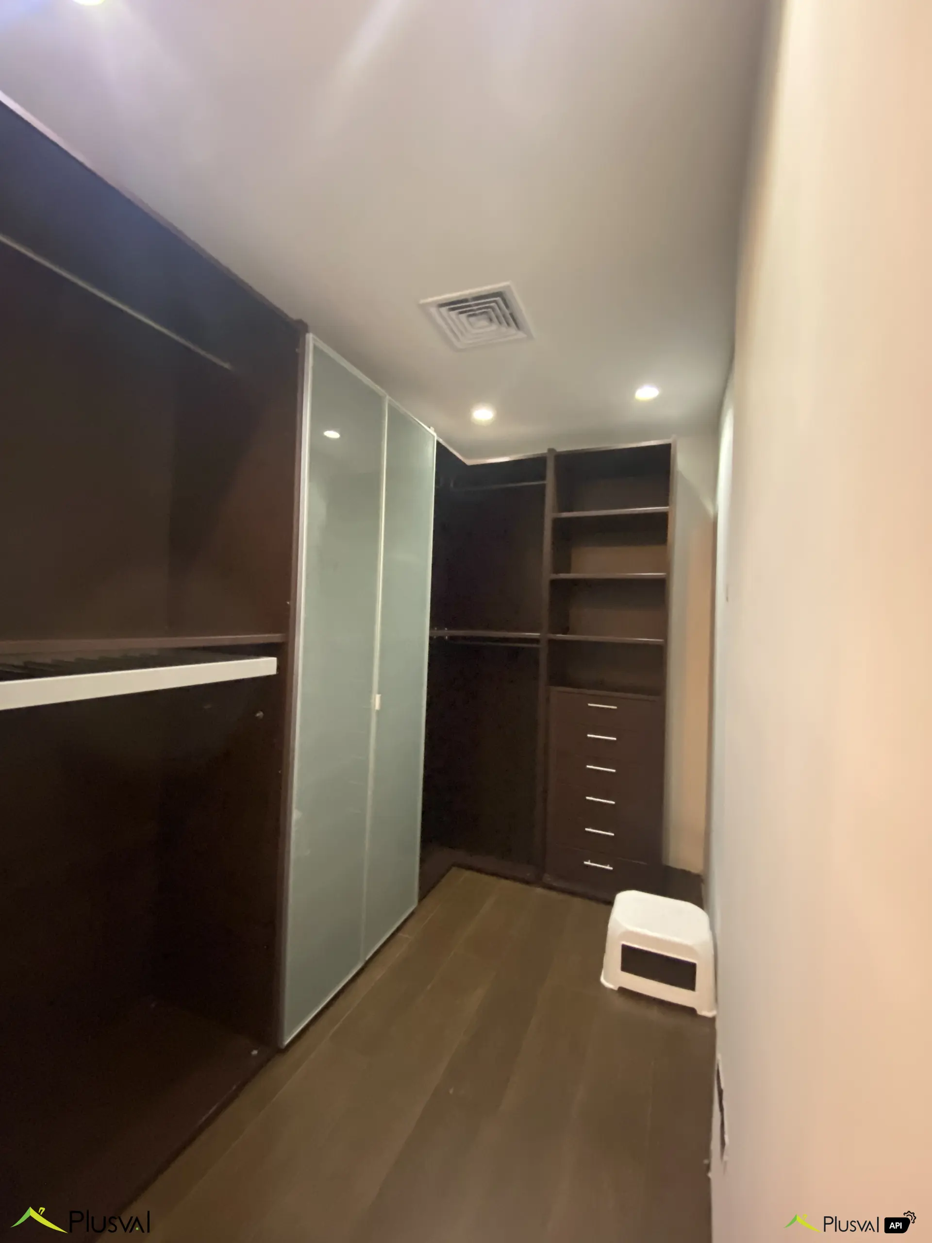 Apartamento en alquiler Totalmente Amueblado en Evaristo Morales 445320