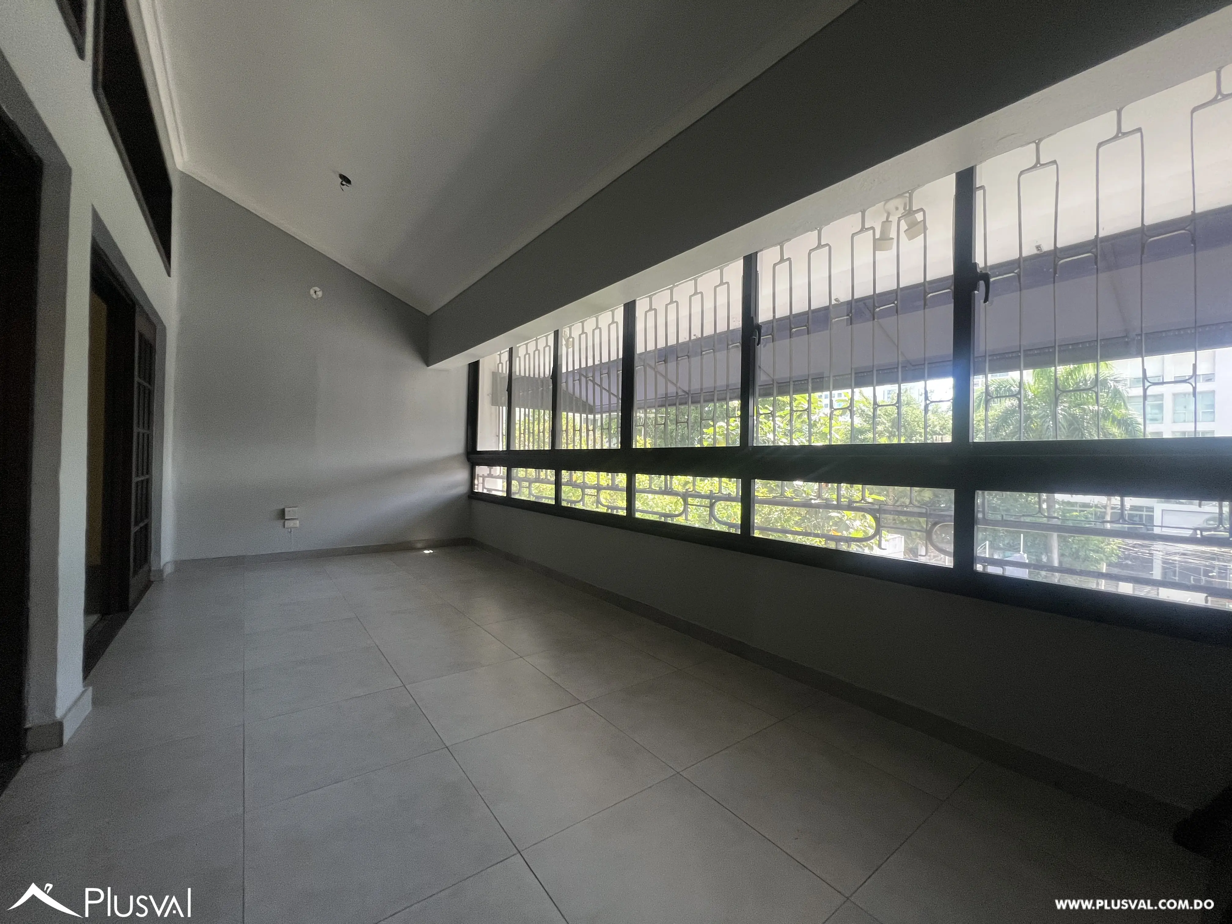 Amplio apartamento en venta en Piantini 488512