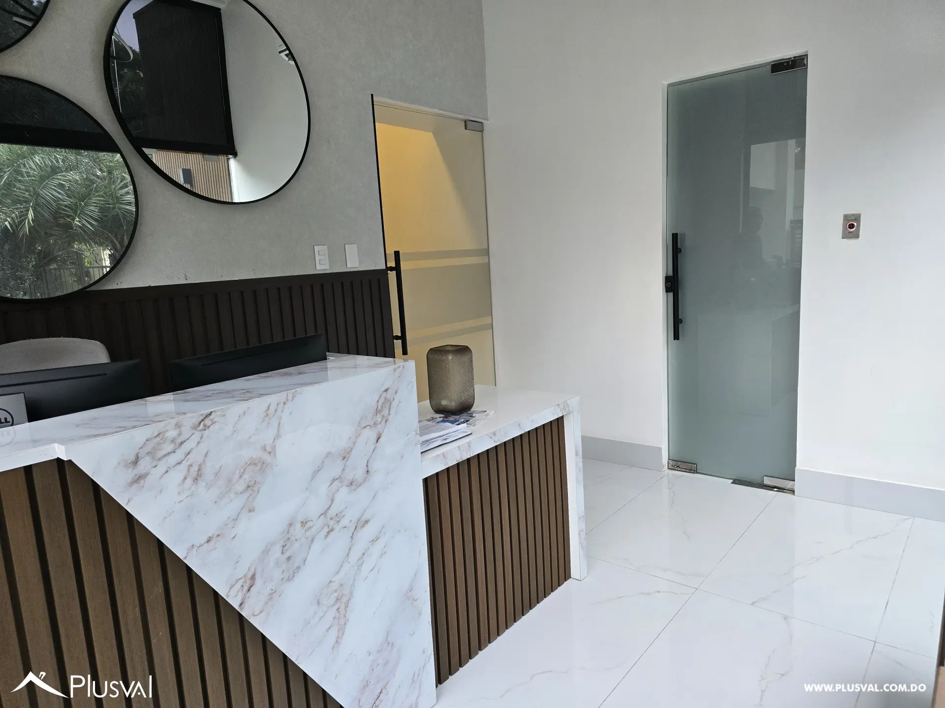 Apartamento moderno en Ribeira X con vistas panorámicas y amenidades exclusivas en La Esmeralda 517578