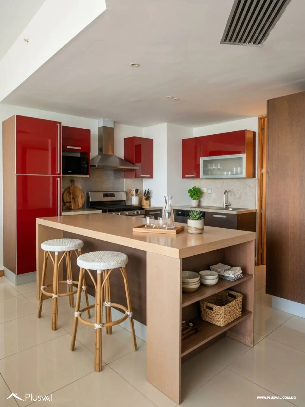 Amplio apartamento en alquiler amueblado frente al mar. 535309