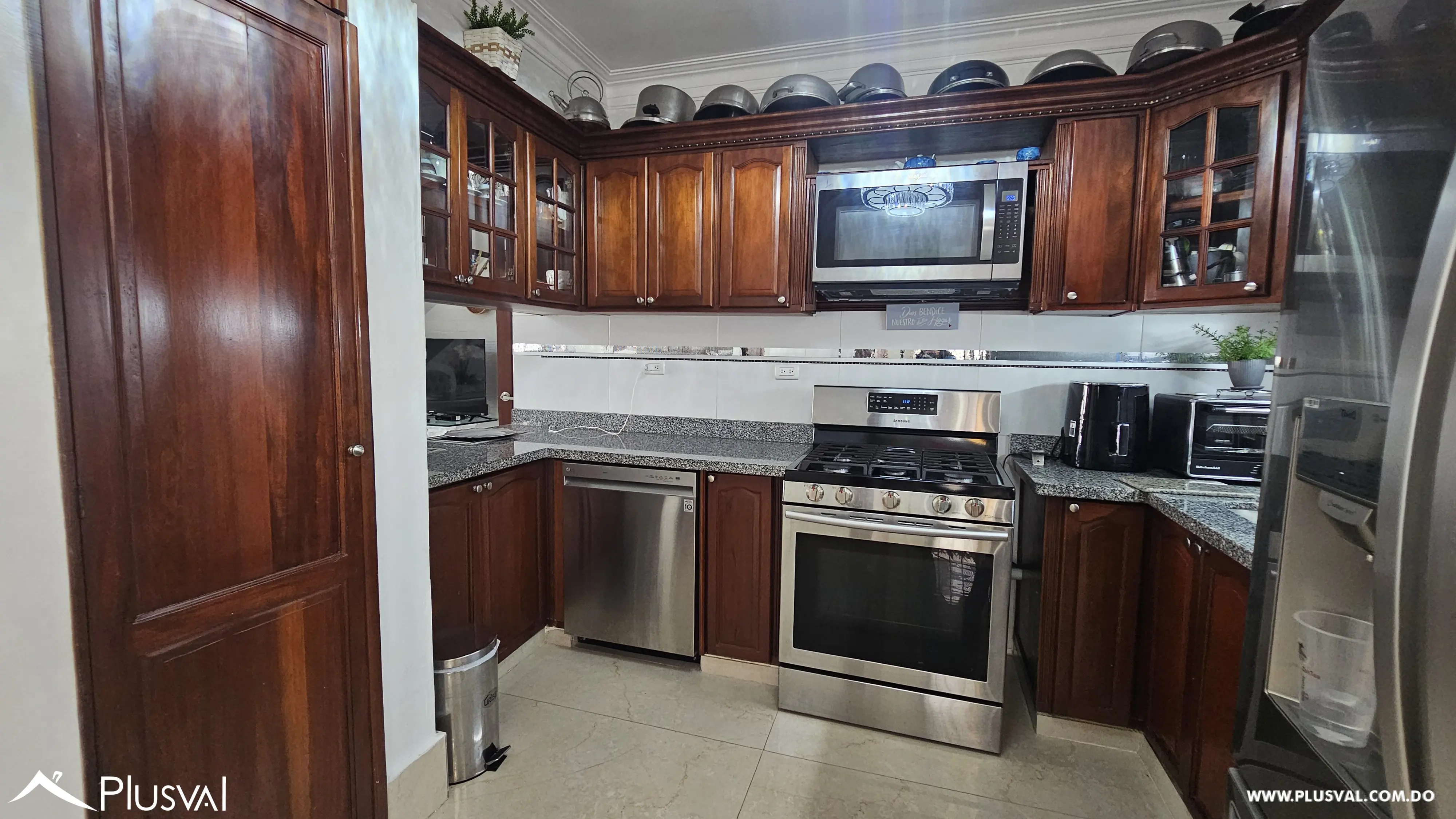 Apartamento en alquiler con terraza privada en Renacimiento 519878