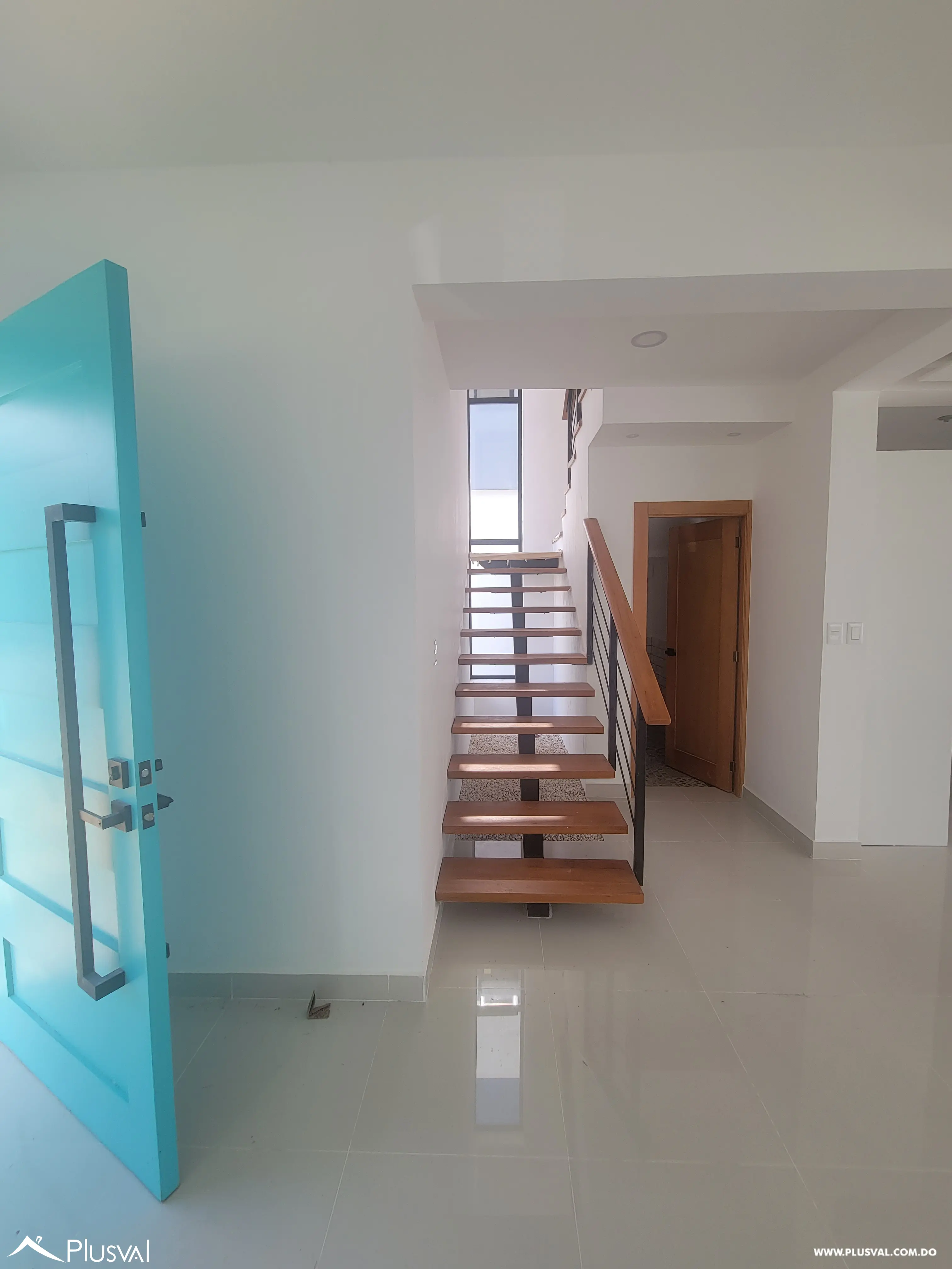 AMPLIA VILLA DE 3 HABITACIONES CON PISCINA Y PATIO EN SECTOR DEL DOWTOWN PUNTA CANA 499548