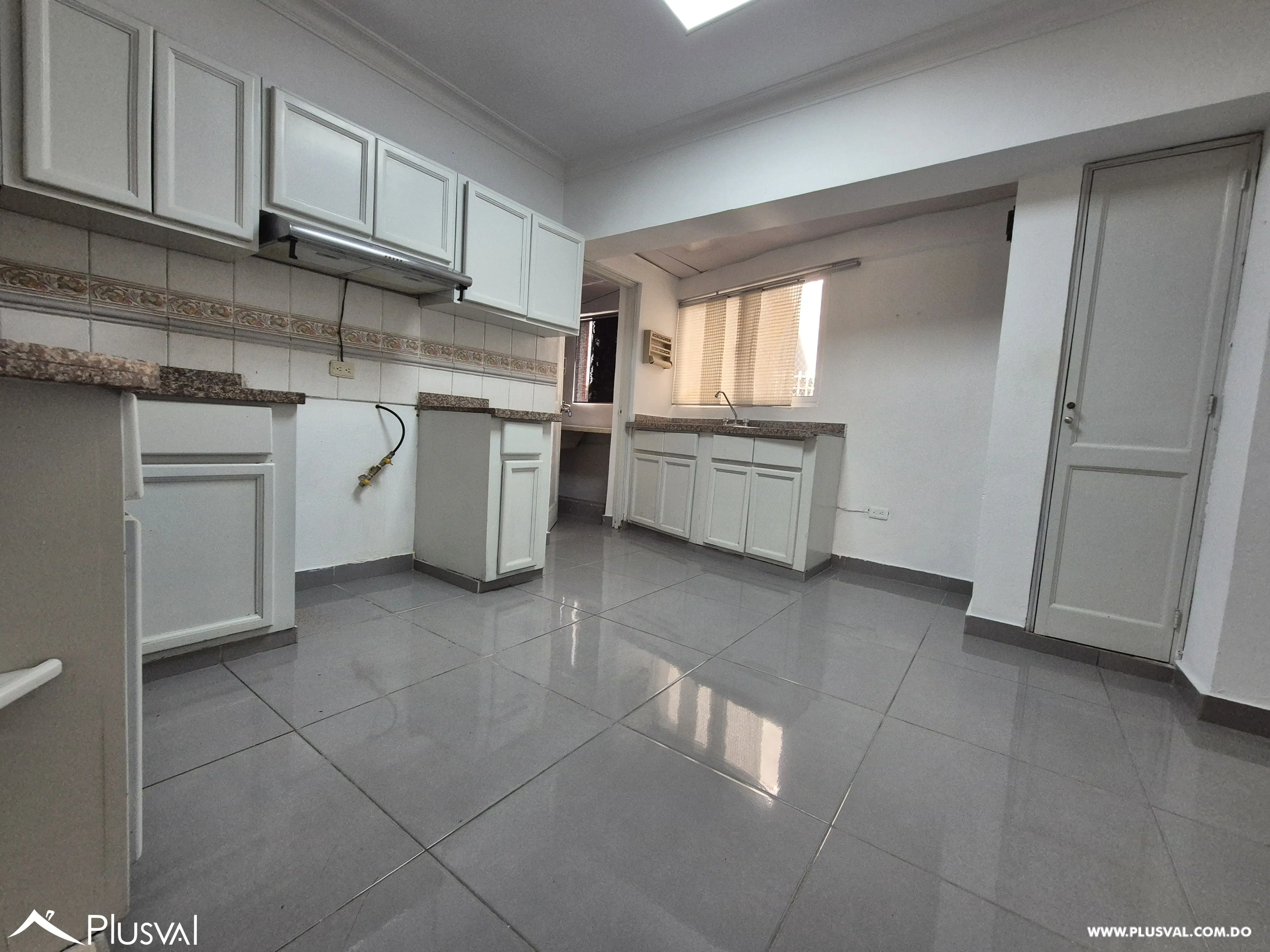 Apartamento con estudio en alquiler en Gazcue 466847