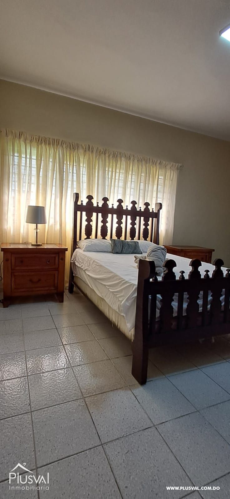 Villa de dos niveles en alquiler en Haina 472986