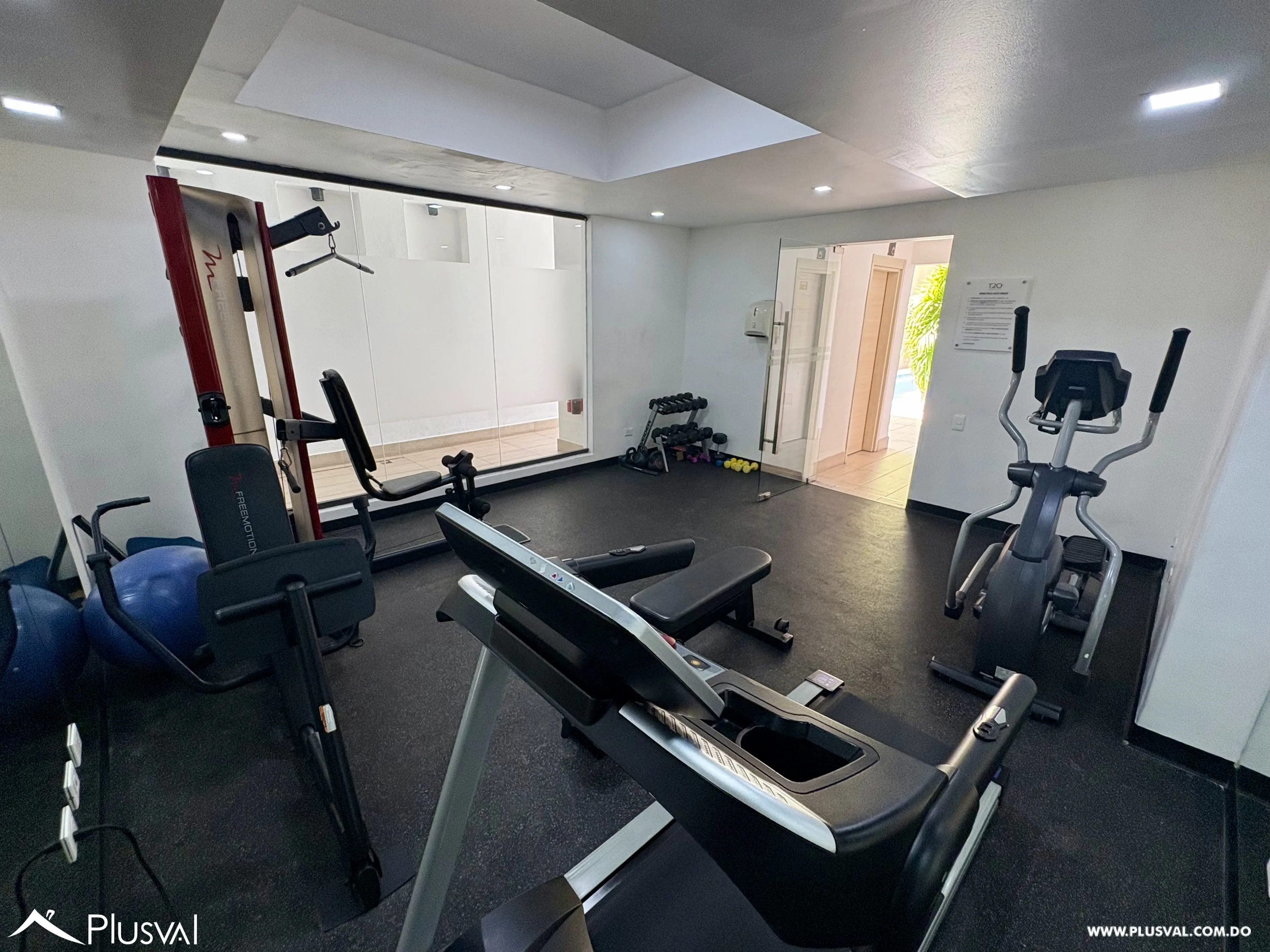Apartamento en alquiler amueblado de 3 habitaciones y 3.5 baños en Piantini 467355