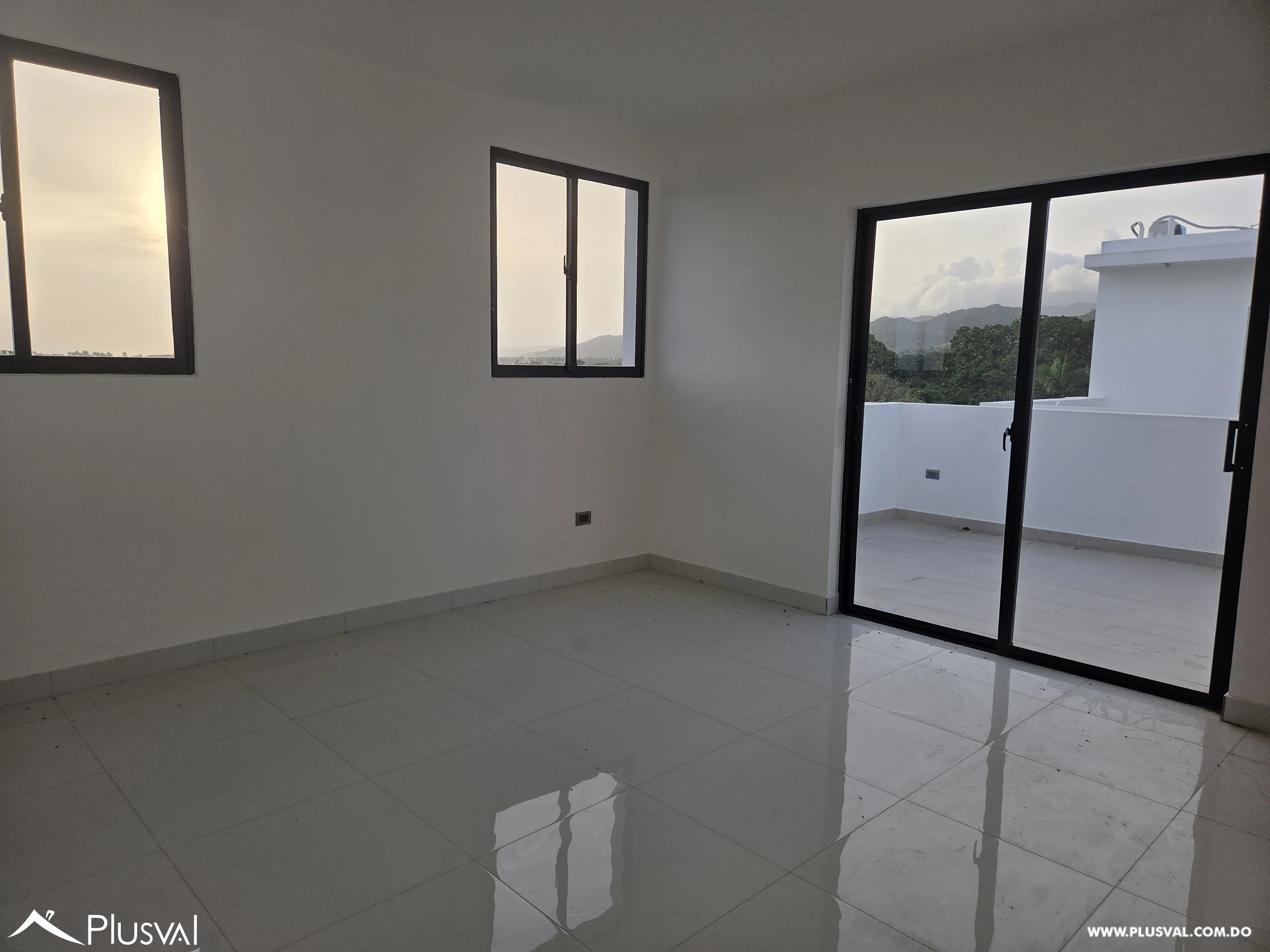 Hermoso Apartamento de Dos Niveles  Tipo PH  en Venta Con Amplia Terraza en Moca 522068