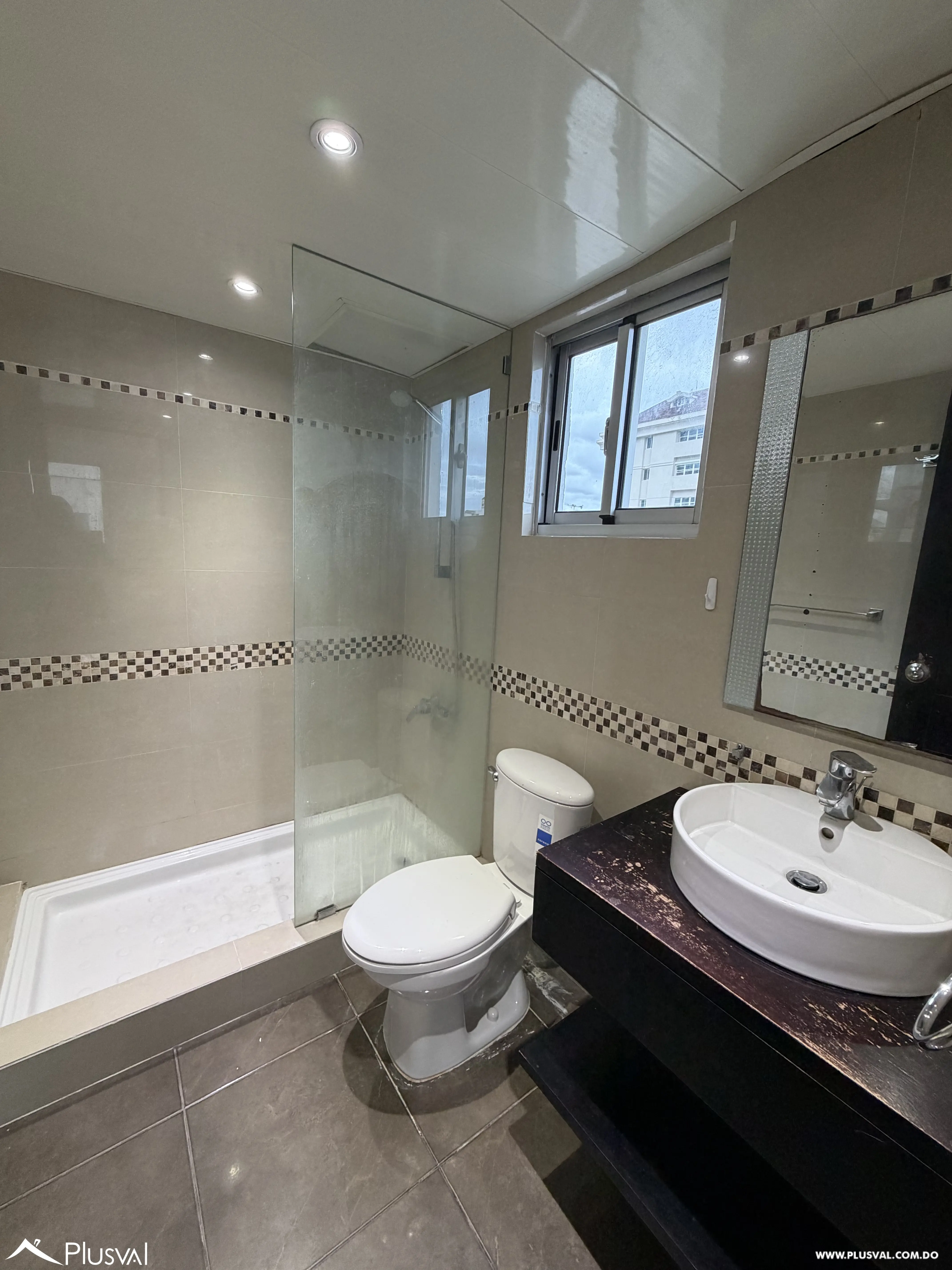 Apartamento en alquiler amueblado en el sector de Naco con 1 hab y 1 parqueo. 532862