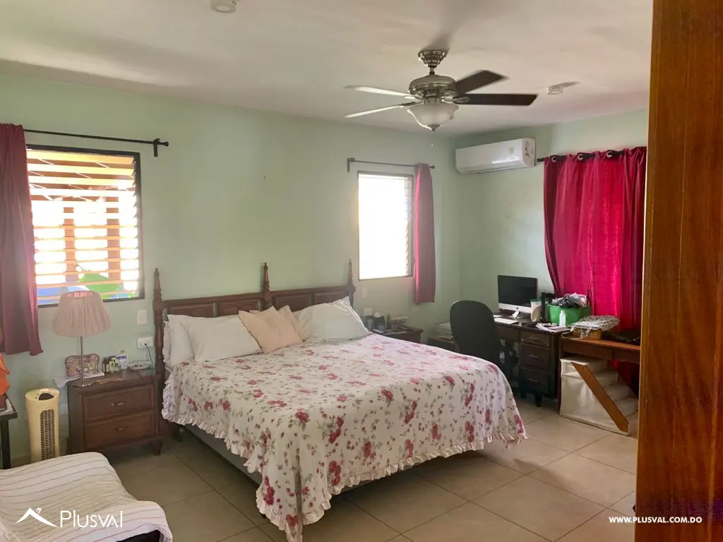 Amplia casa de dos niveles en venta en Isabel Villas 471055