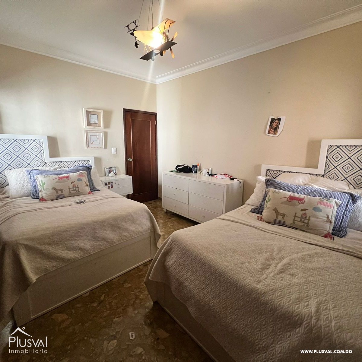 Apartamento en Venta, frente al parque Mirador Sur. 302988