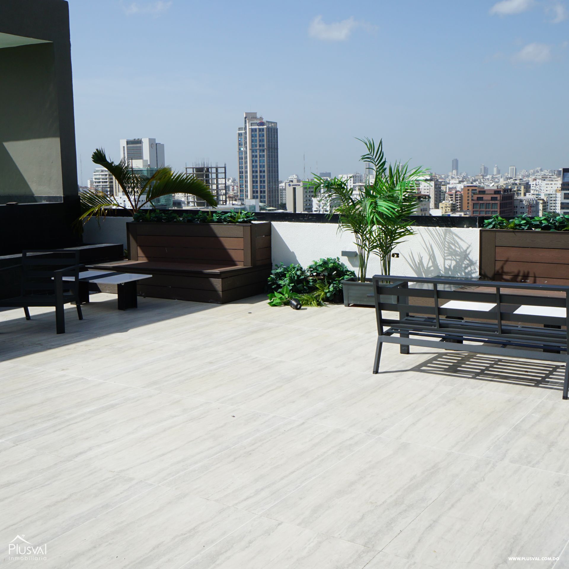 Moderno apartamento en alquiler con línea blanca en Piantini 430677