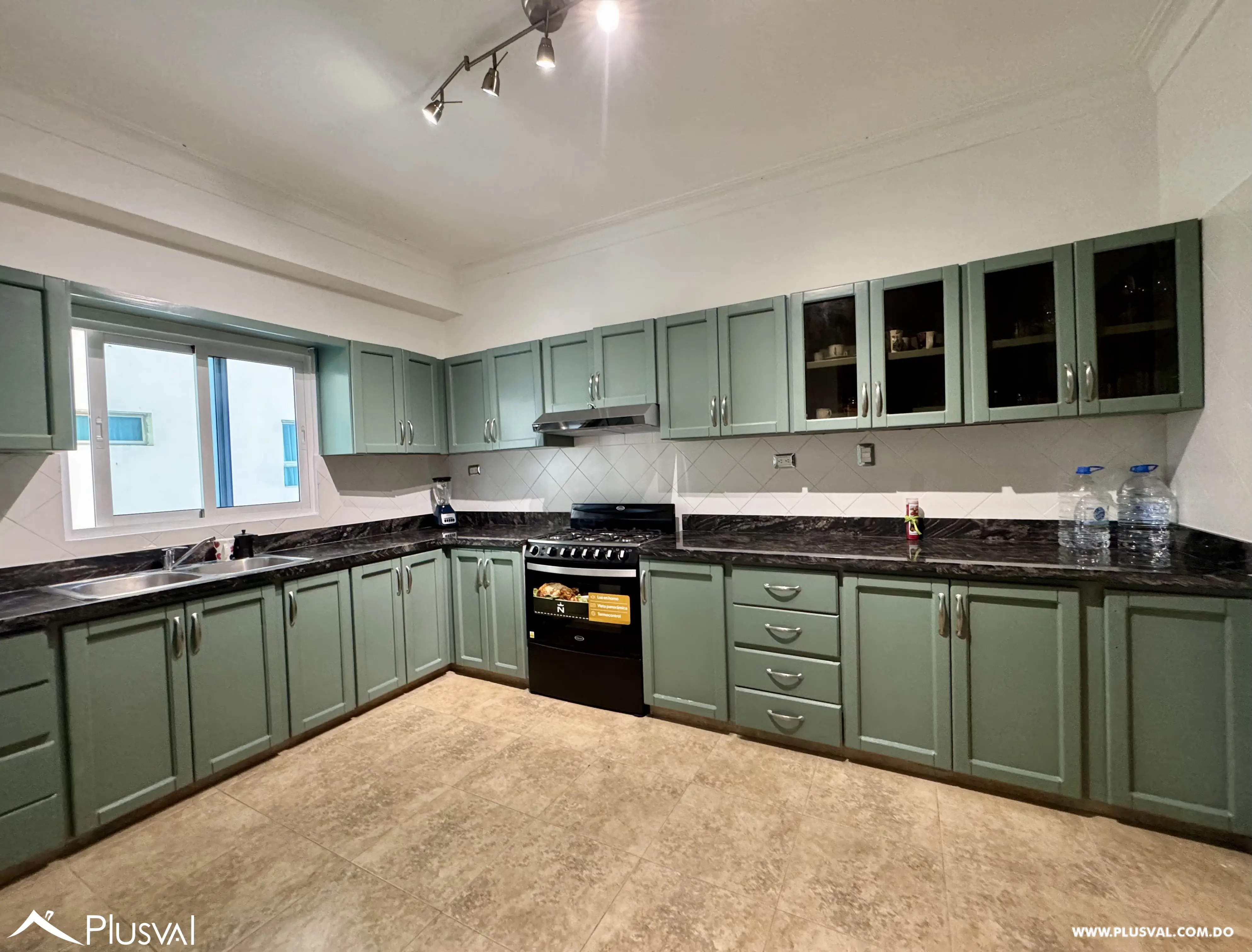 Alquilo Amplio y Maravilloso Apto. en una de las Zonas mas Exclusivas de La Esperilla 490524