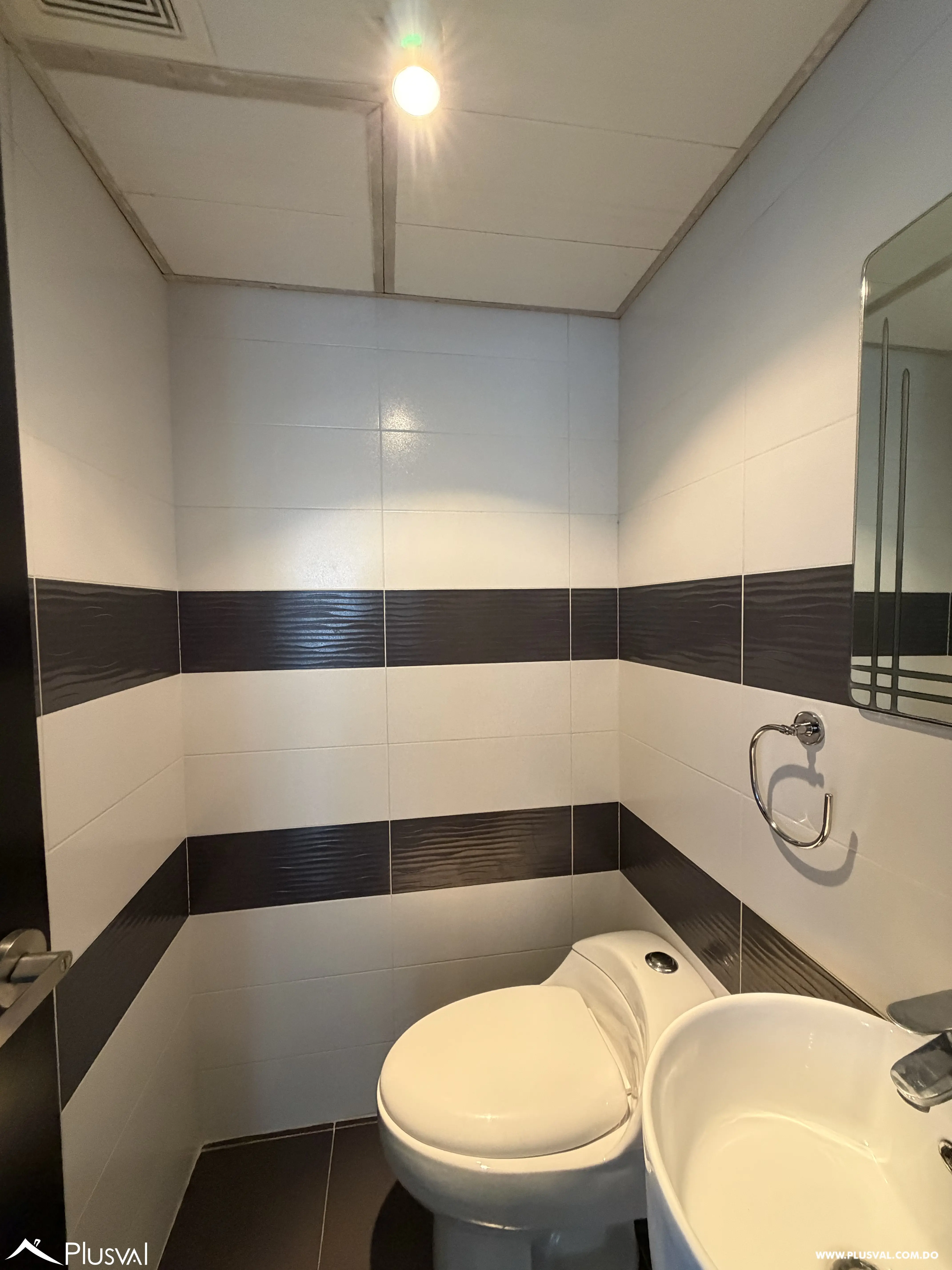 Apartamento en alquiler amueblado en el sector de Naco con 1 hab y 1 parqueo. 532860