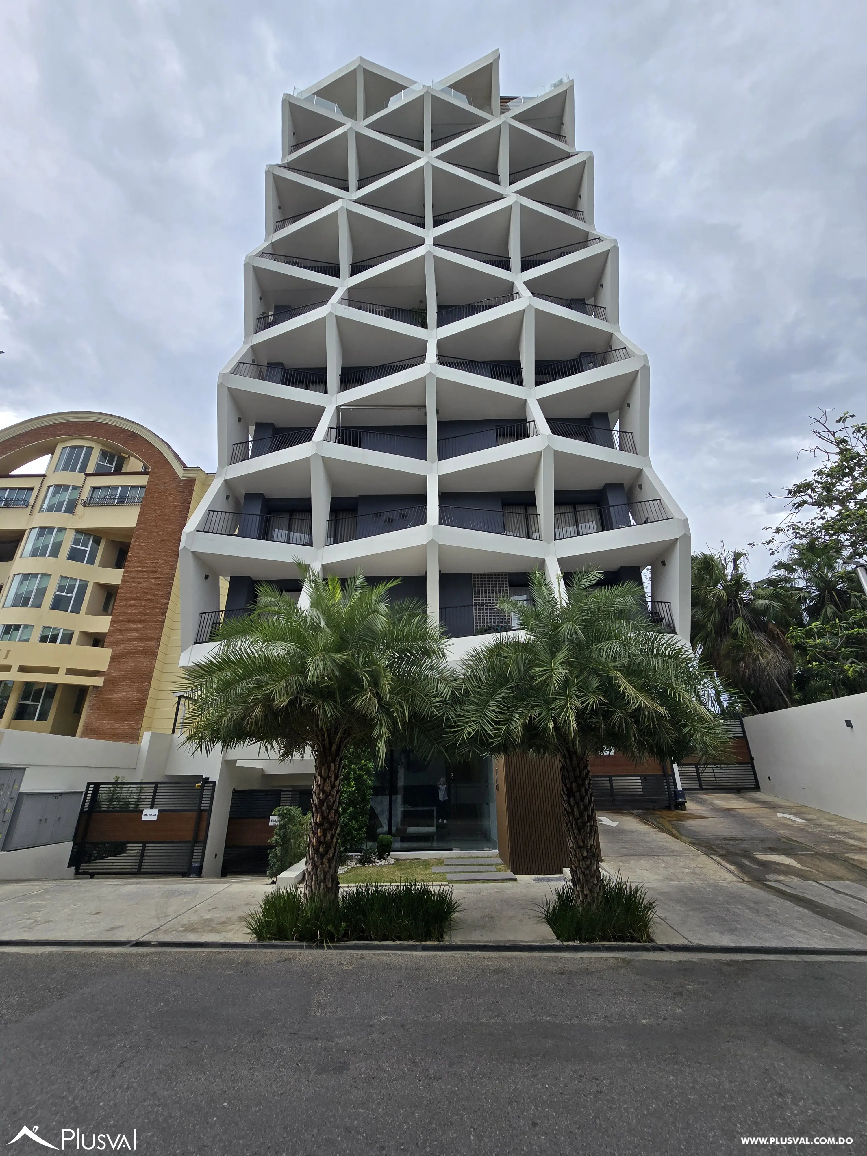 Apartamento moderno en Ribeira X con vistas panorámicas y amenidades exclusivas en La Esmeralda 519250