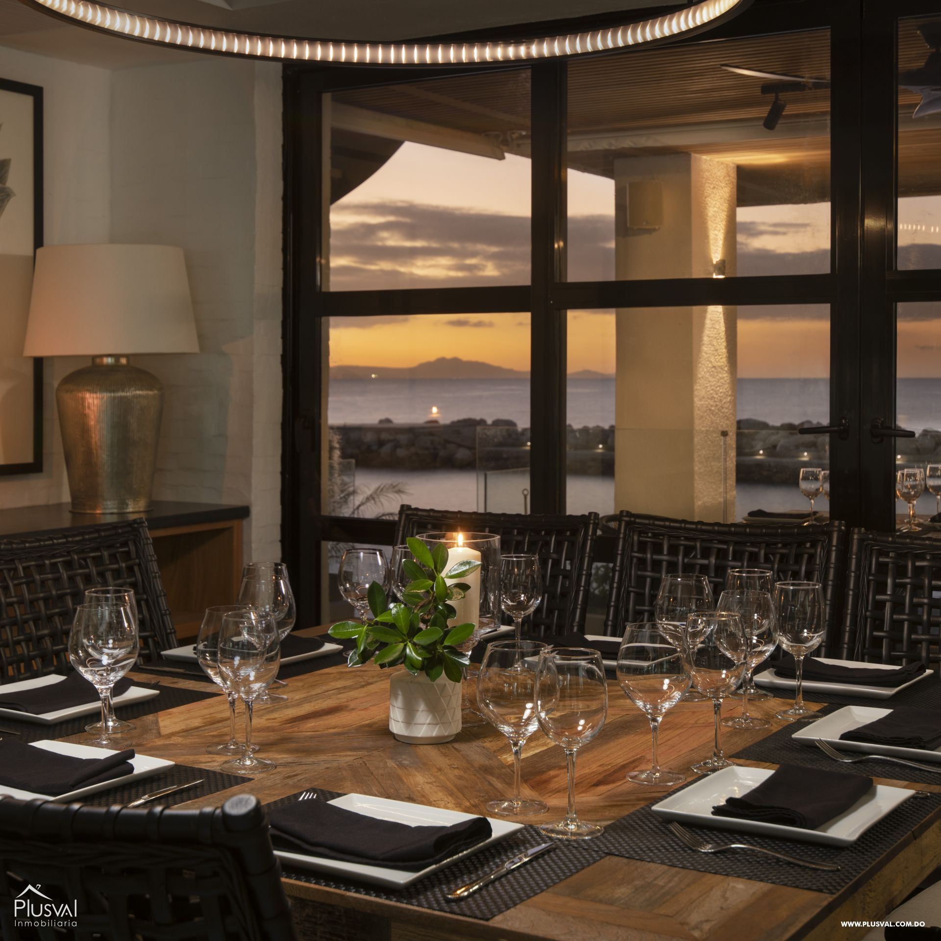 Exclusivos Apartamento de 3 Habitaciones en Proyecto Cerrado Frente al Mar. 439574