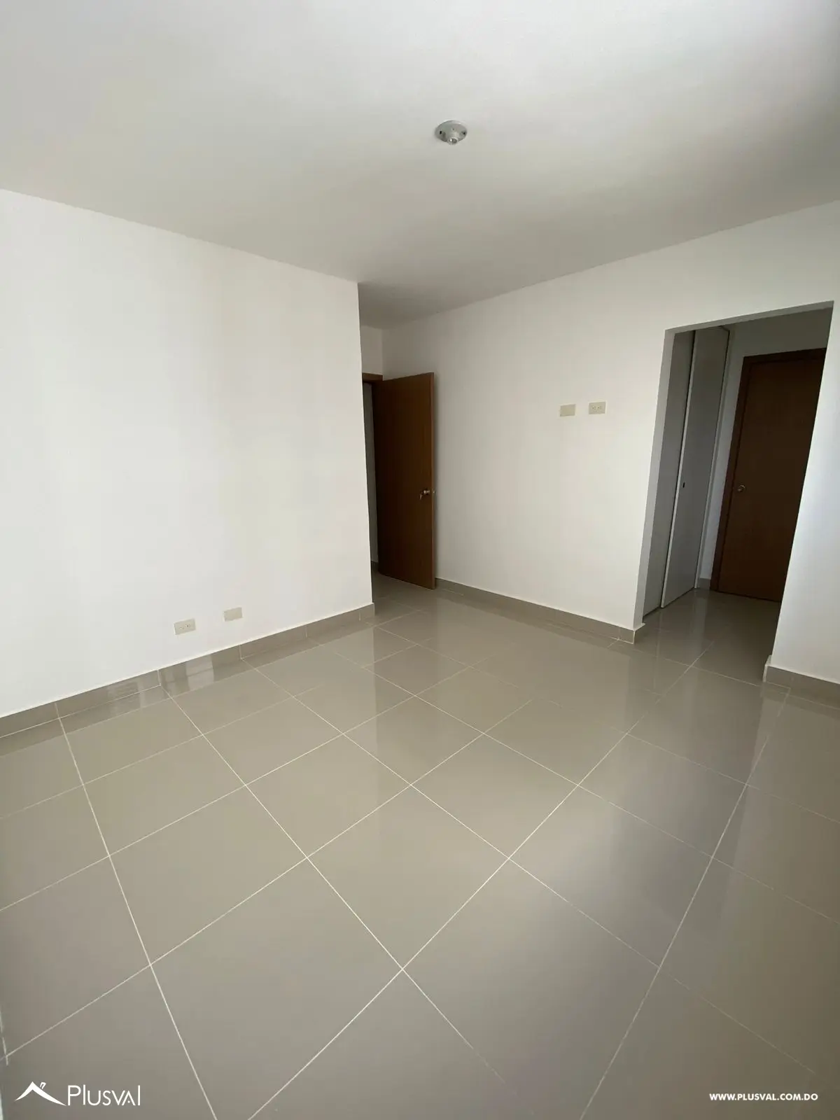 Apartamento en Alquiler con Vista Espectacular en Sexto Nivel 513686