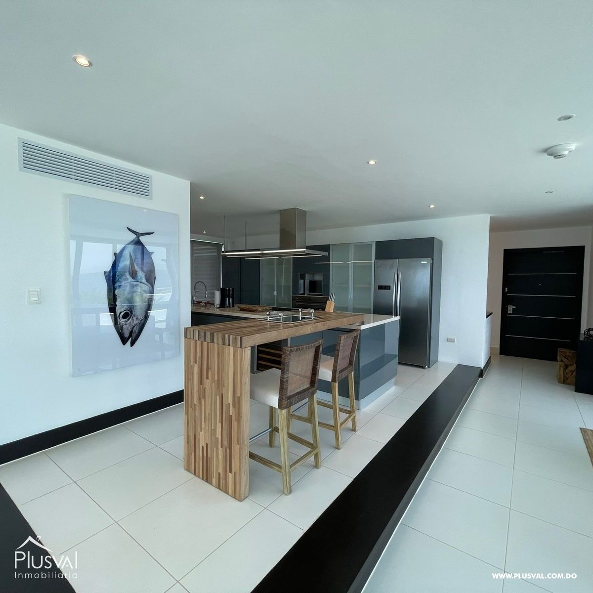 Exclusivo Penthouse de 2 niveles en Proyecto Cerrado Frente al Mar. 230410