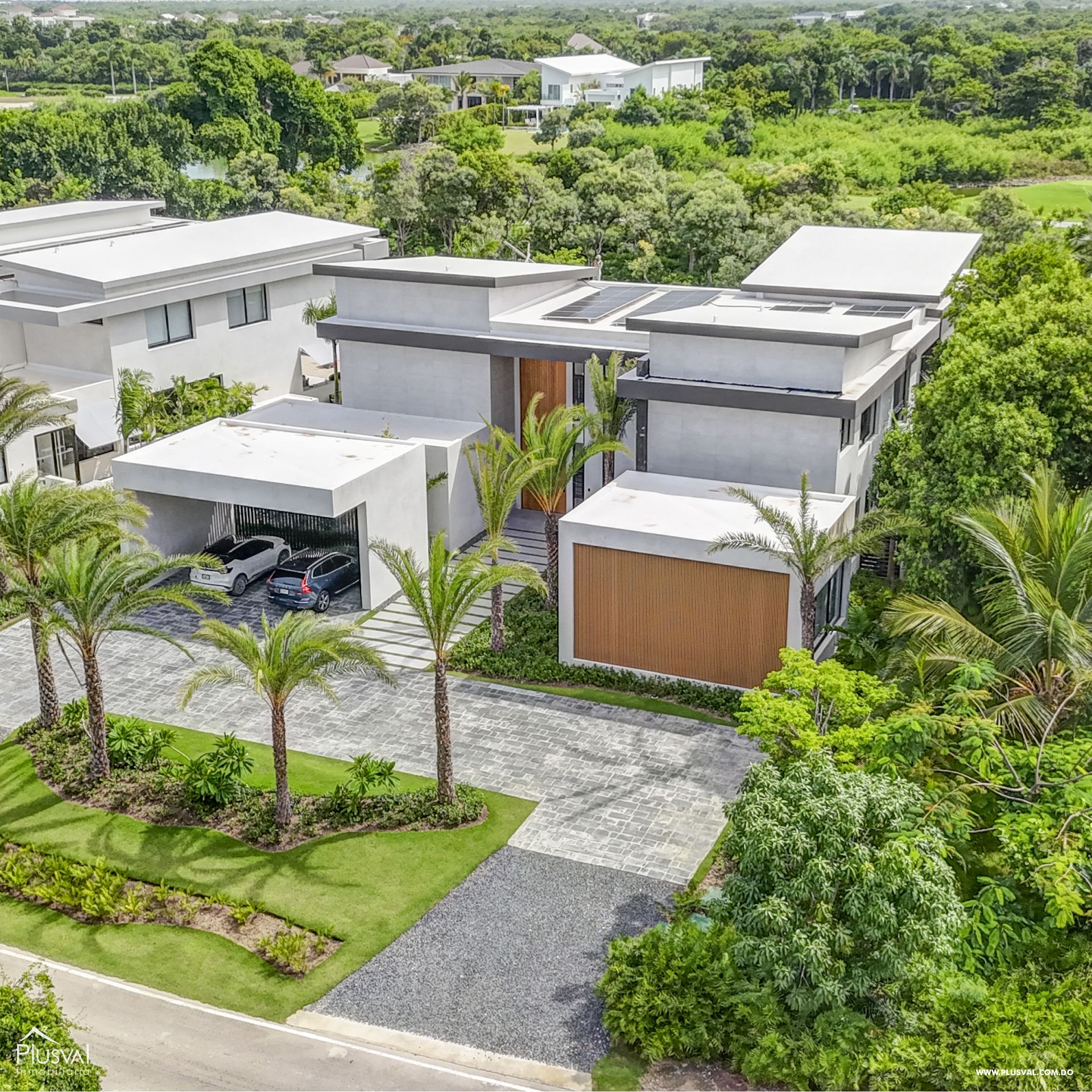 Modern Luxury Villa in Hacienda on sale, Punta Cana Resort. 370632