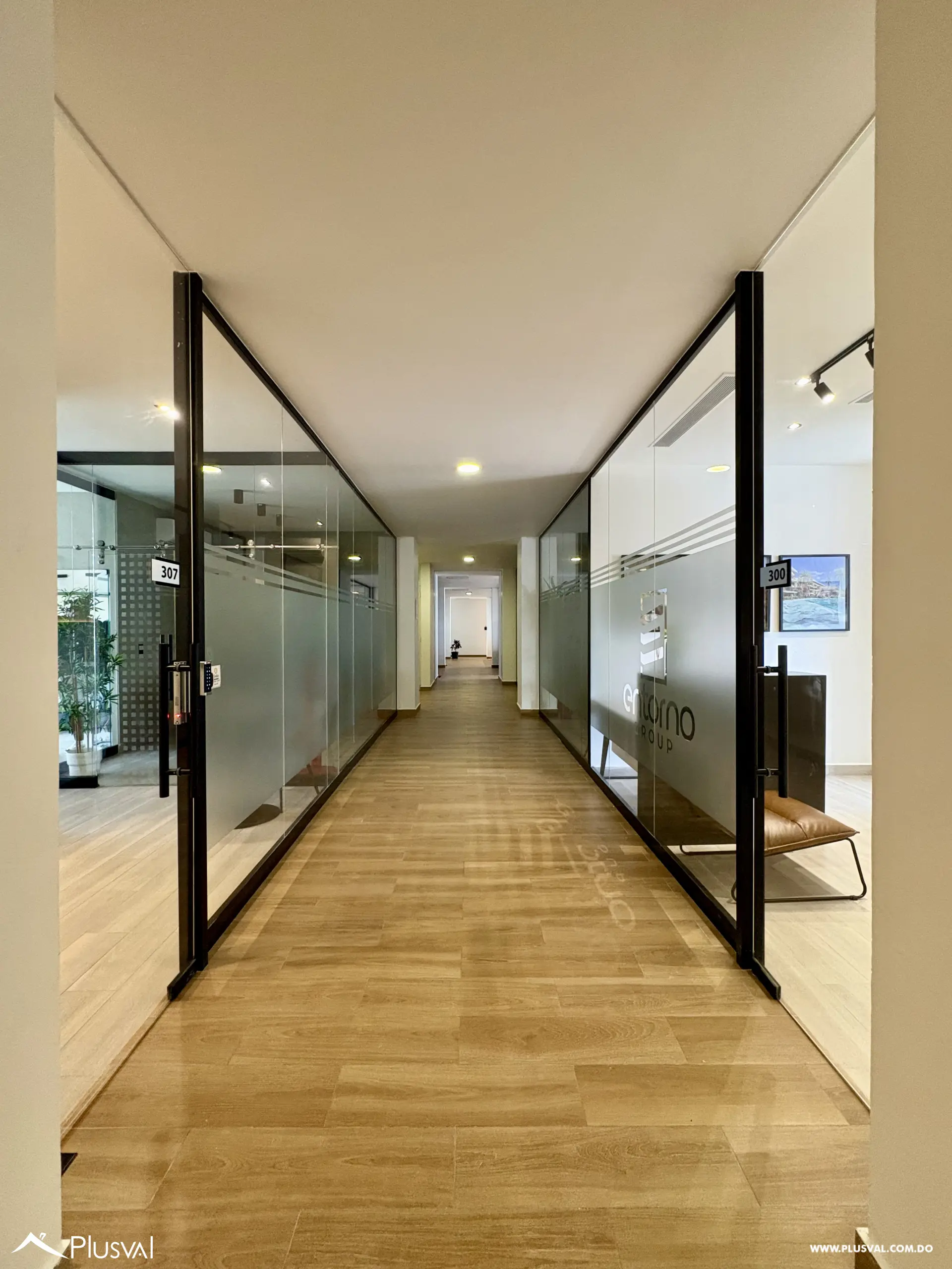 Oficina Amueblada en Alquiler | Central Park, Downtown Punta Cana 517670